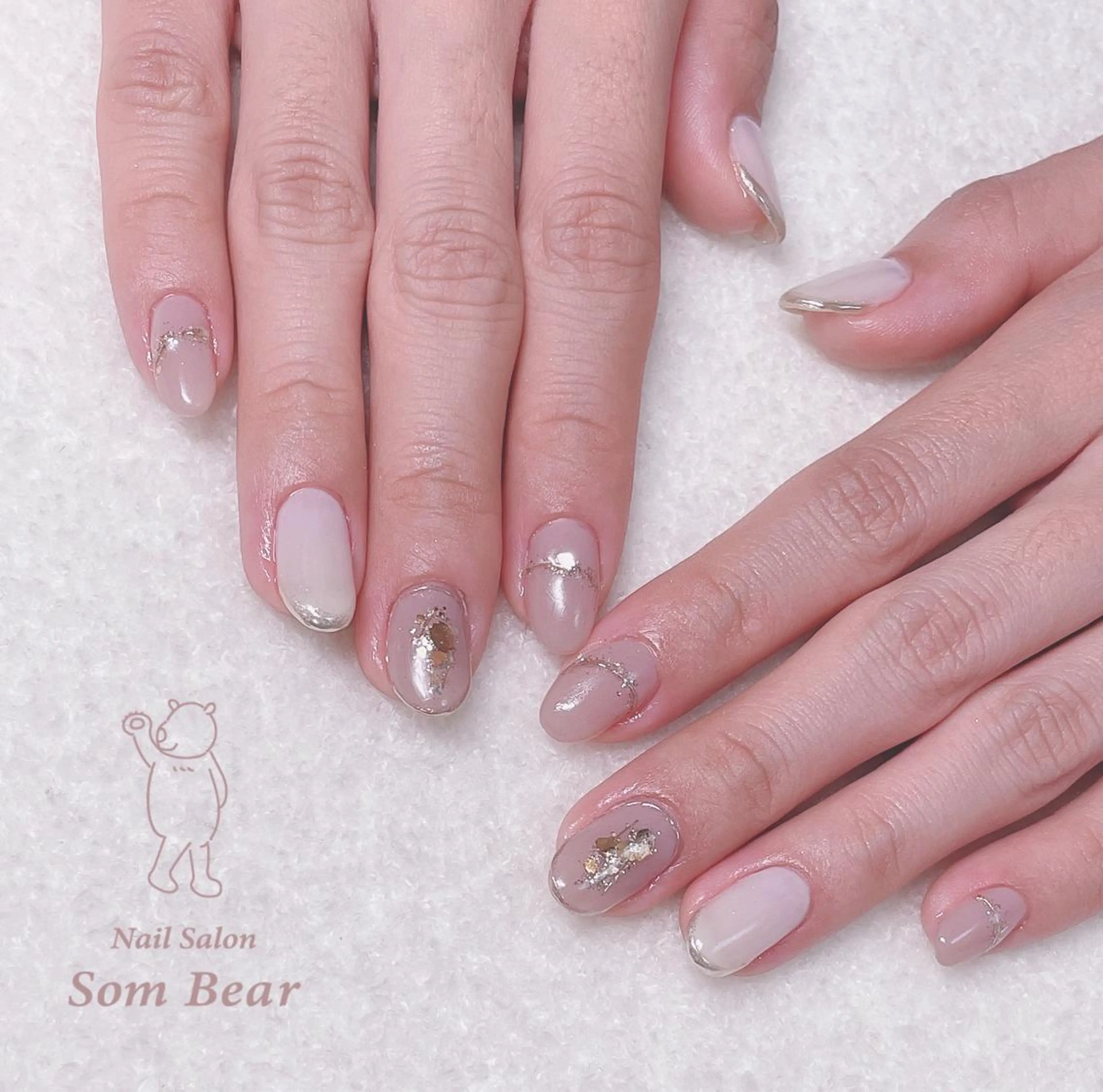 ネイル フレンチネイル グラデーション ラメ(グリッター) ミラーネイル 持ち込み Som Bear所属・nail salon Som Bear🧸のネイルデザイン