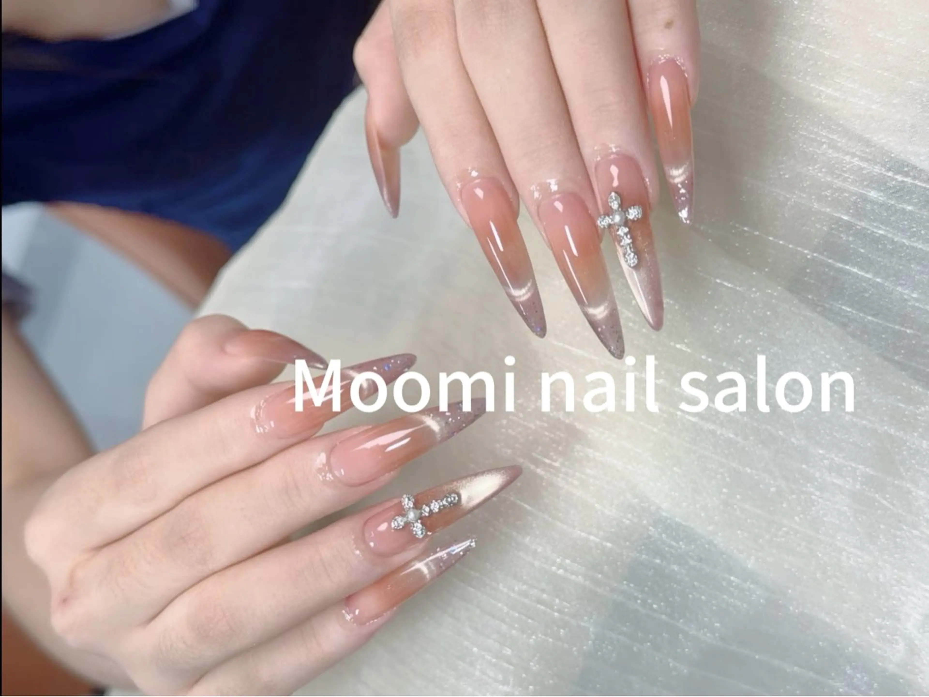 ロング ハンドネイル Moomi あずりのネイルデザイン