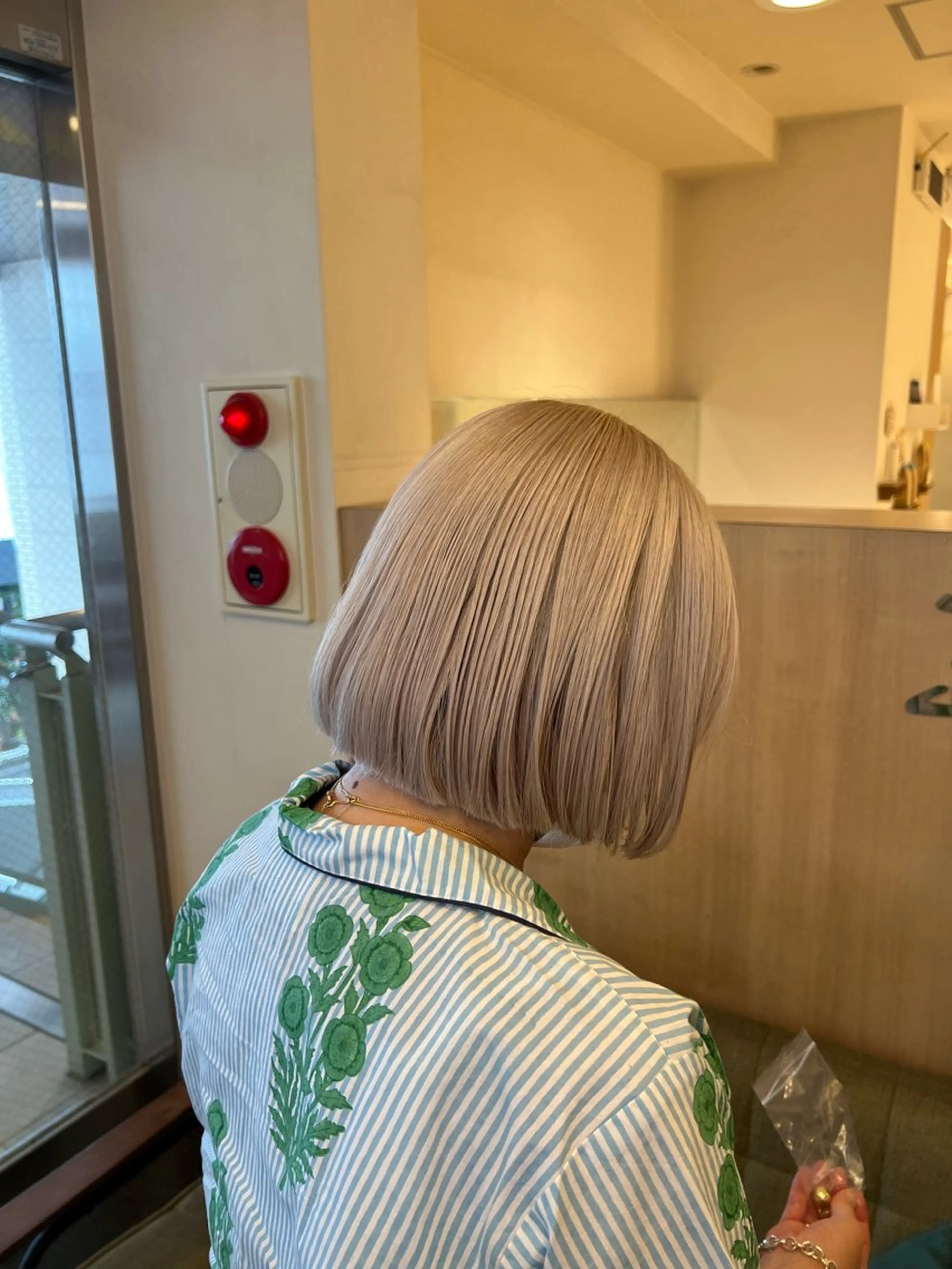 カラー ブリーチ 久永 菫のヘアスタイル