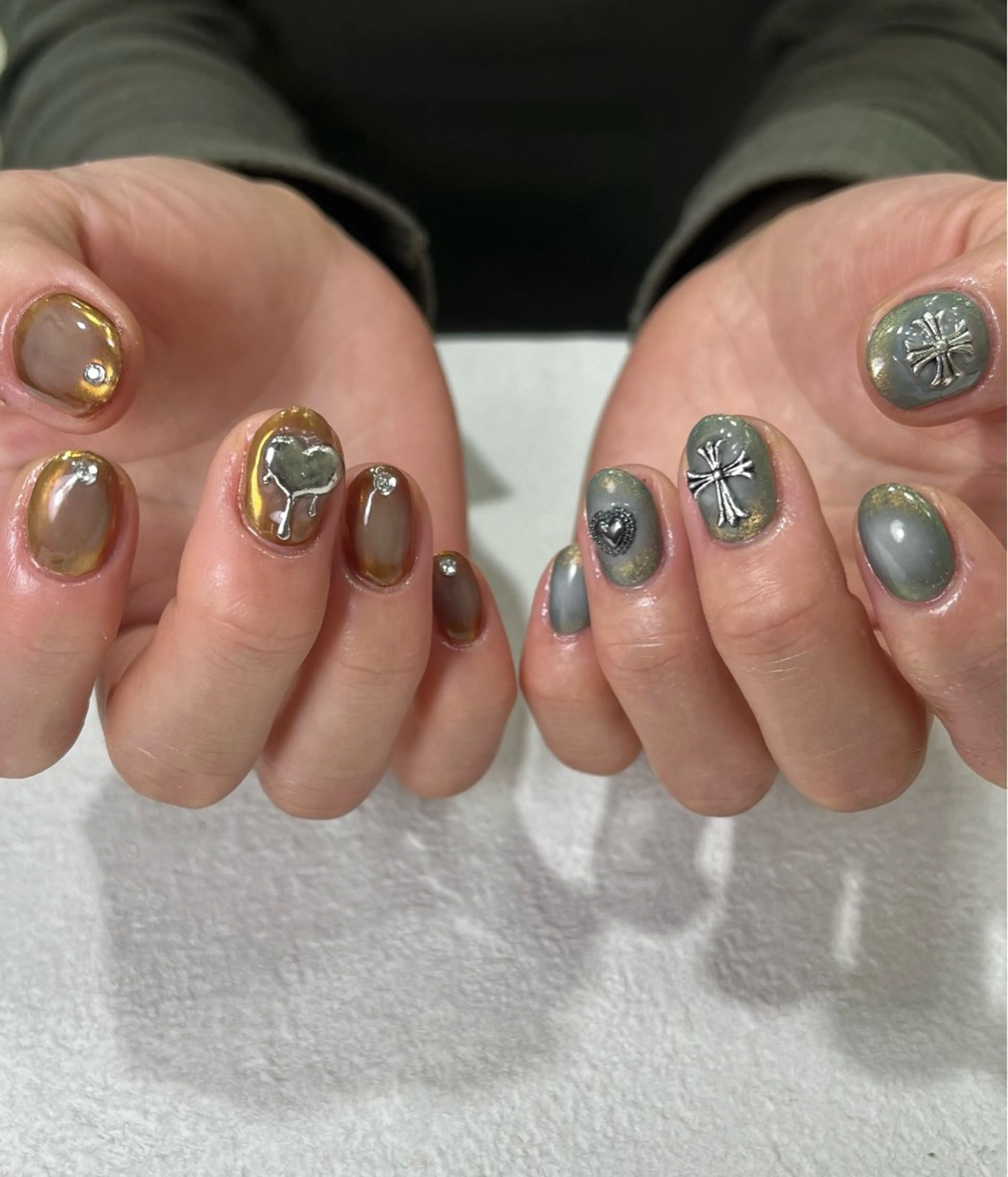 ネイル チークネイル グラデーション ミラーネイル ハンドネイル フットネイル para ☀︎ sol by BECK所属・Para Sol nail　Maoのネイルデザイン
