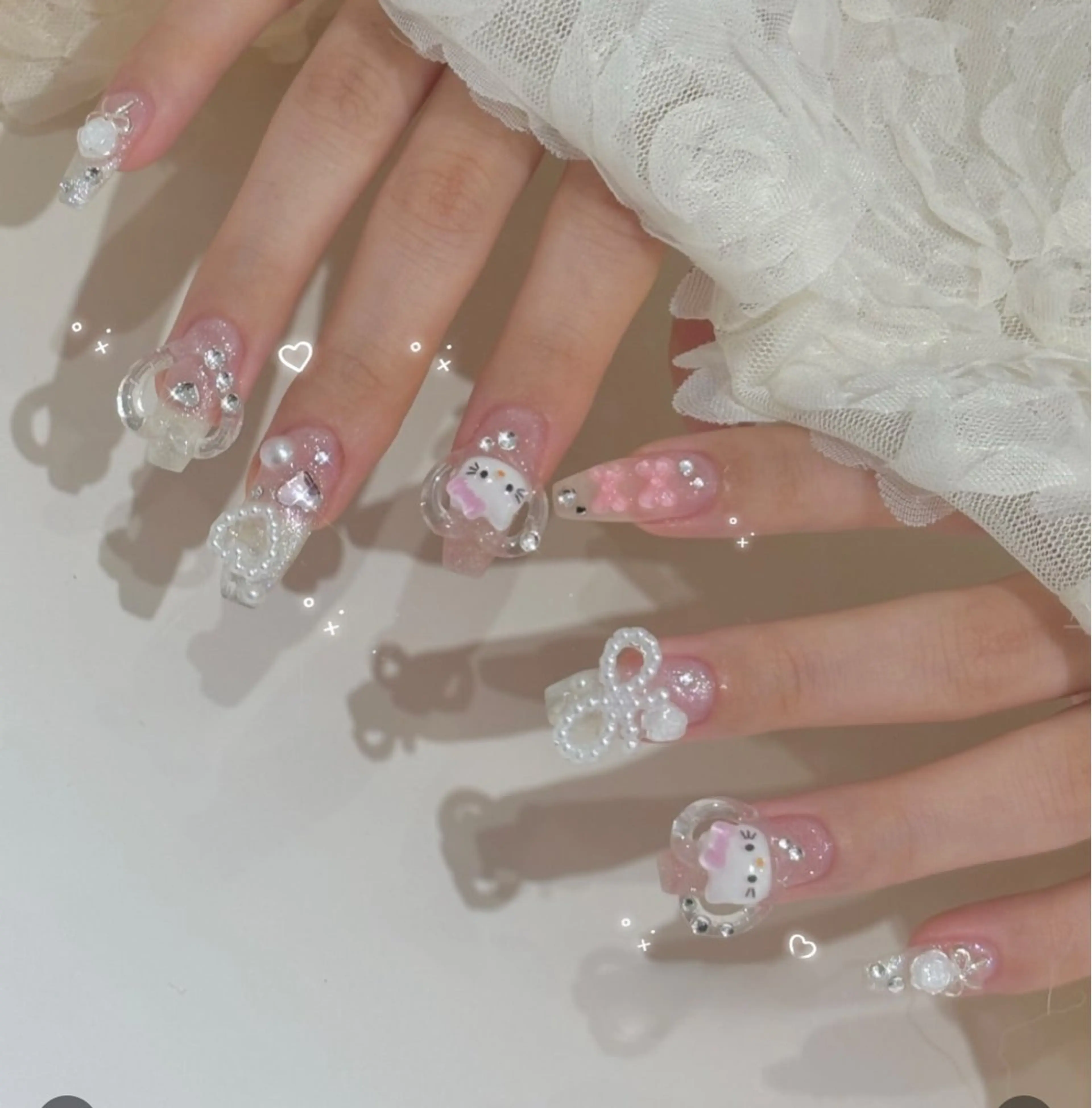 ネイル フレンチネイル キラキラネイル マグネットネイル ミラーネイル ニュアンスネイル ハンドネイル Lyn TA Nailのネイルデザイン