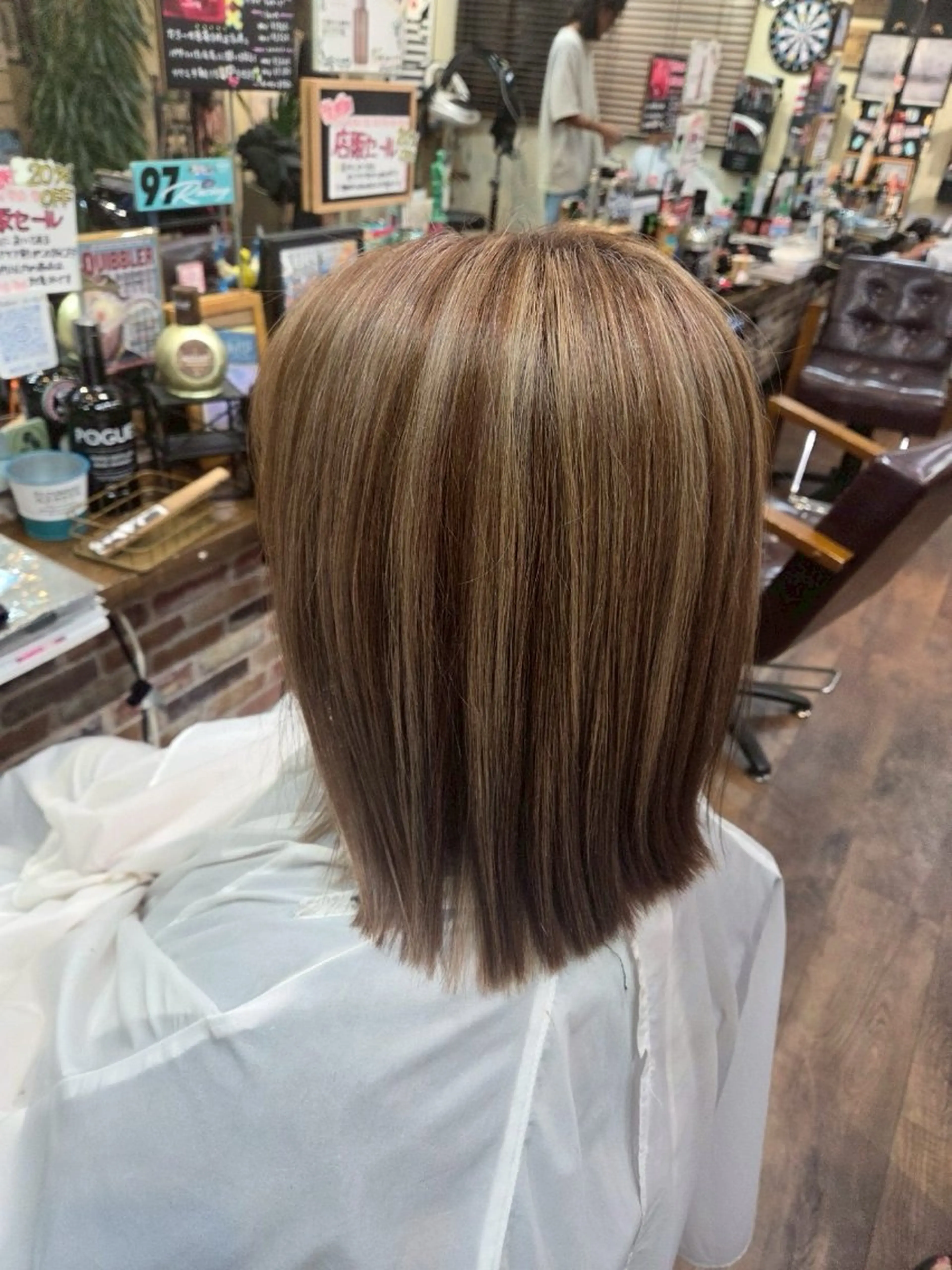 ミディアム カラー ベージュカラー ブリーチ ハイライトカラー メッシュ ハイライト ヘアカラー トリートメント 🌴 NALUスタイ リストおKIKU🏄のヘアスタイル