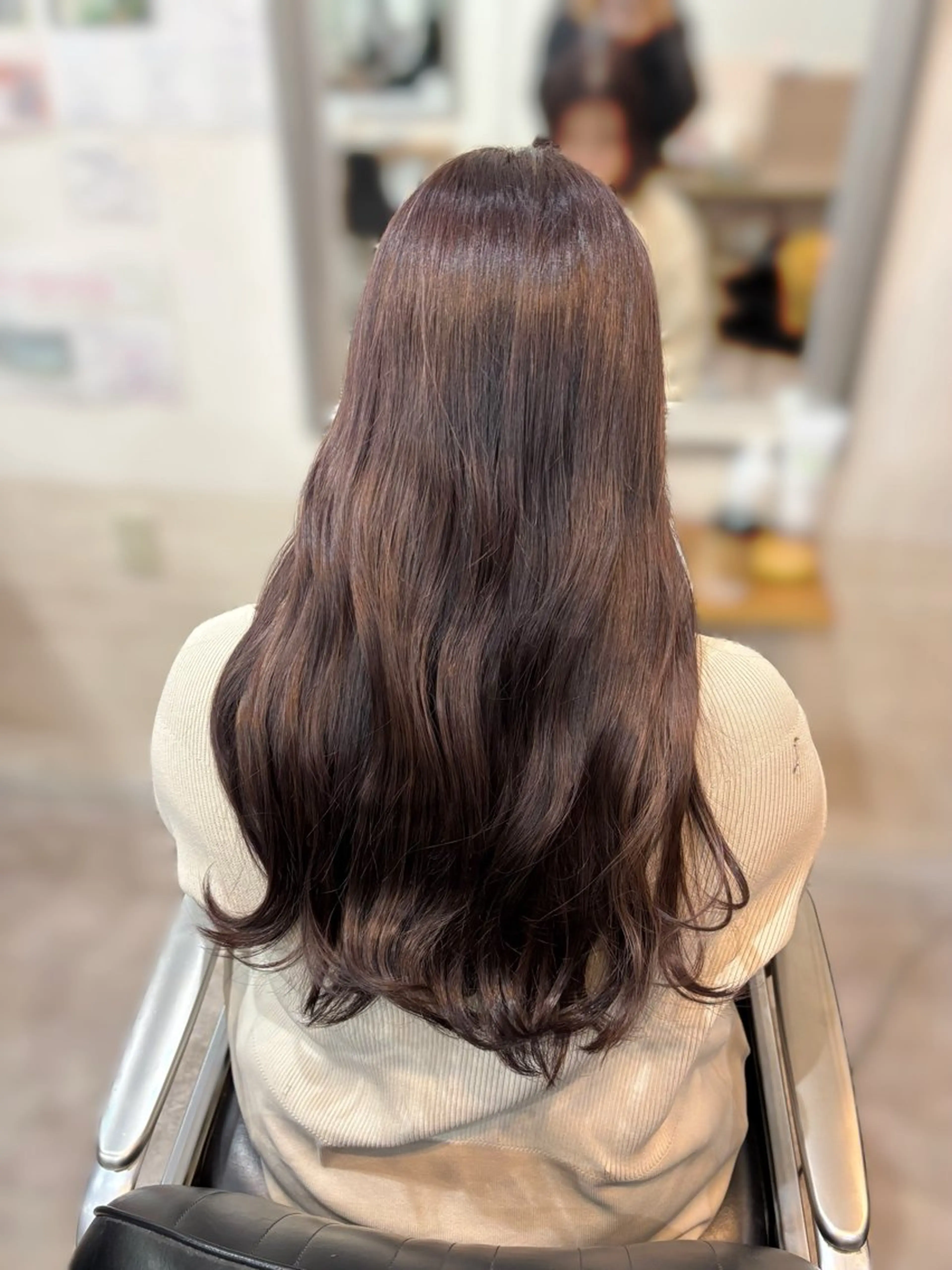 ロング カラー 生尾 虹水のヘアスタイル