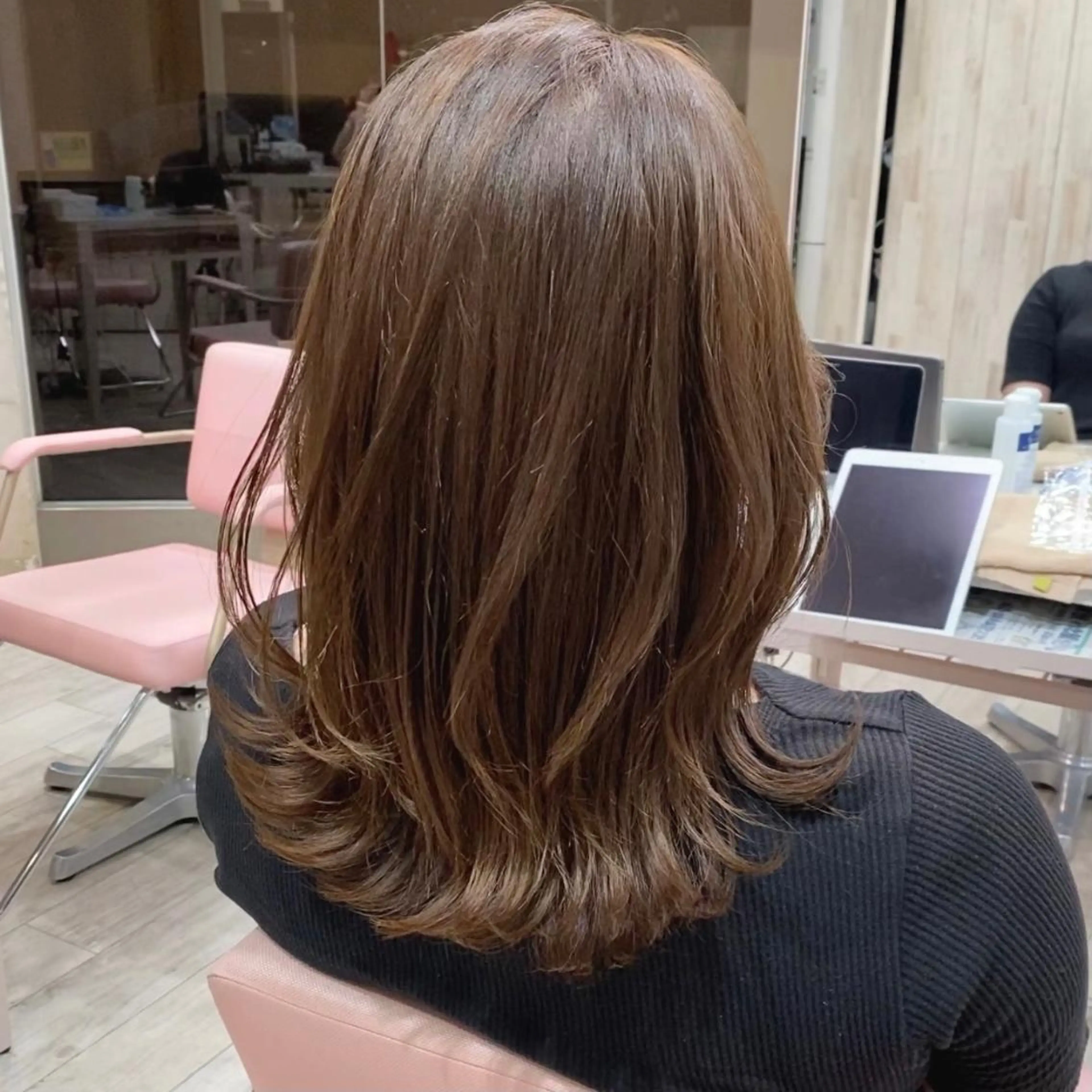 ミディアム カラー カット ヘアカラー トリートメント On所属・顔まわりカット🌟 くびれヘア/寺門遥輝のヘアスタイル