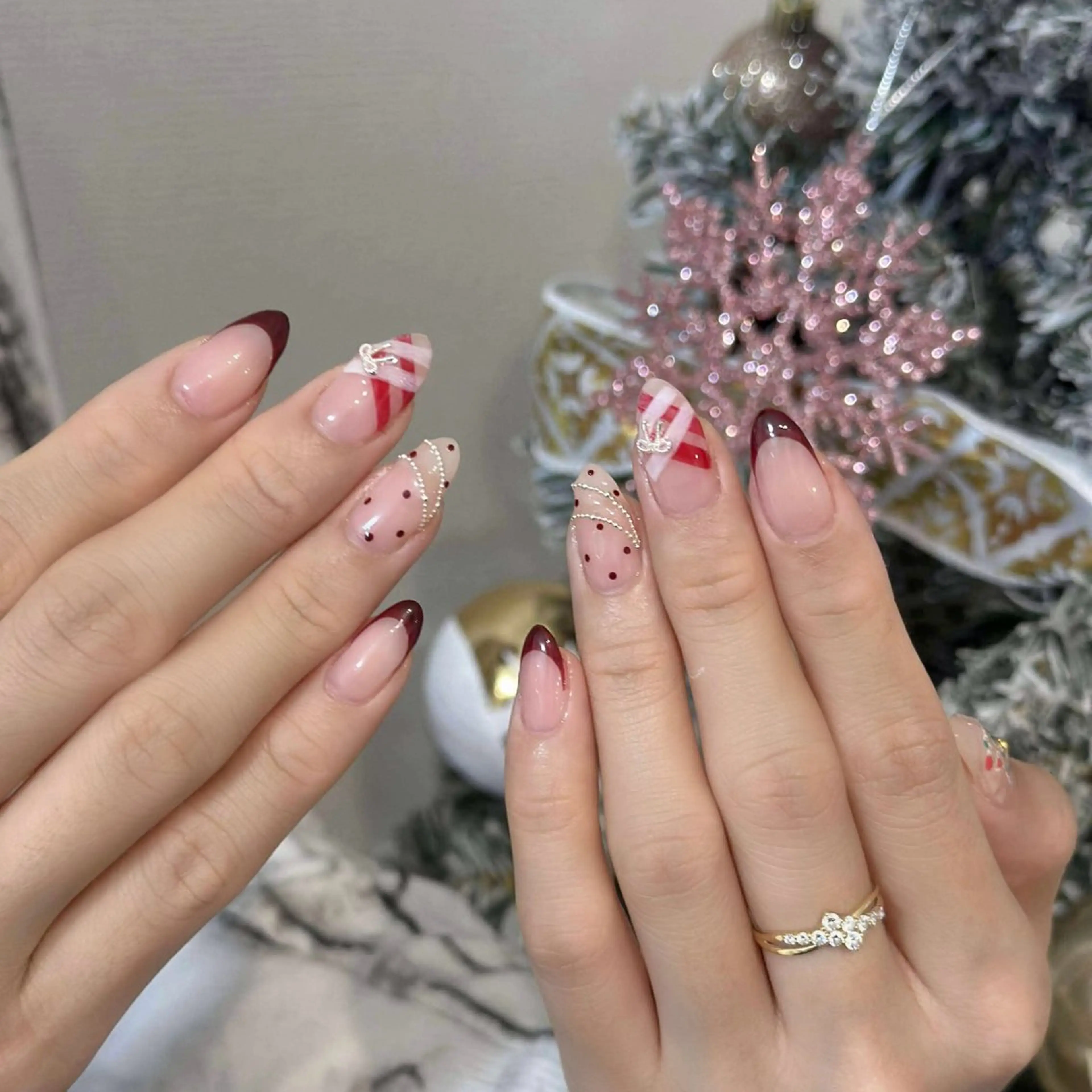ネイル オーロラネイル ボルドー ブラウン 氷ネイル・うるうるネイル キラキラネイル ハンドネイル Julli ジュリのネイルデザイン