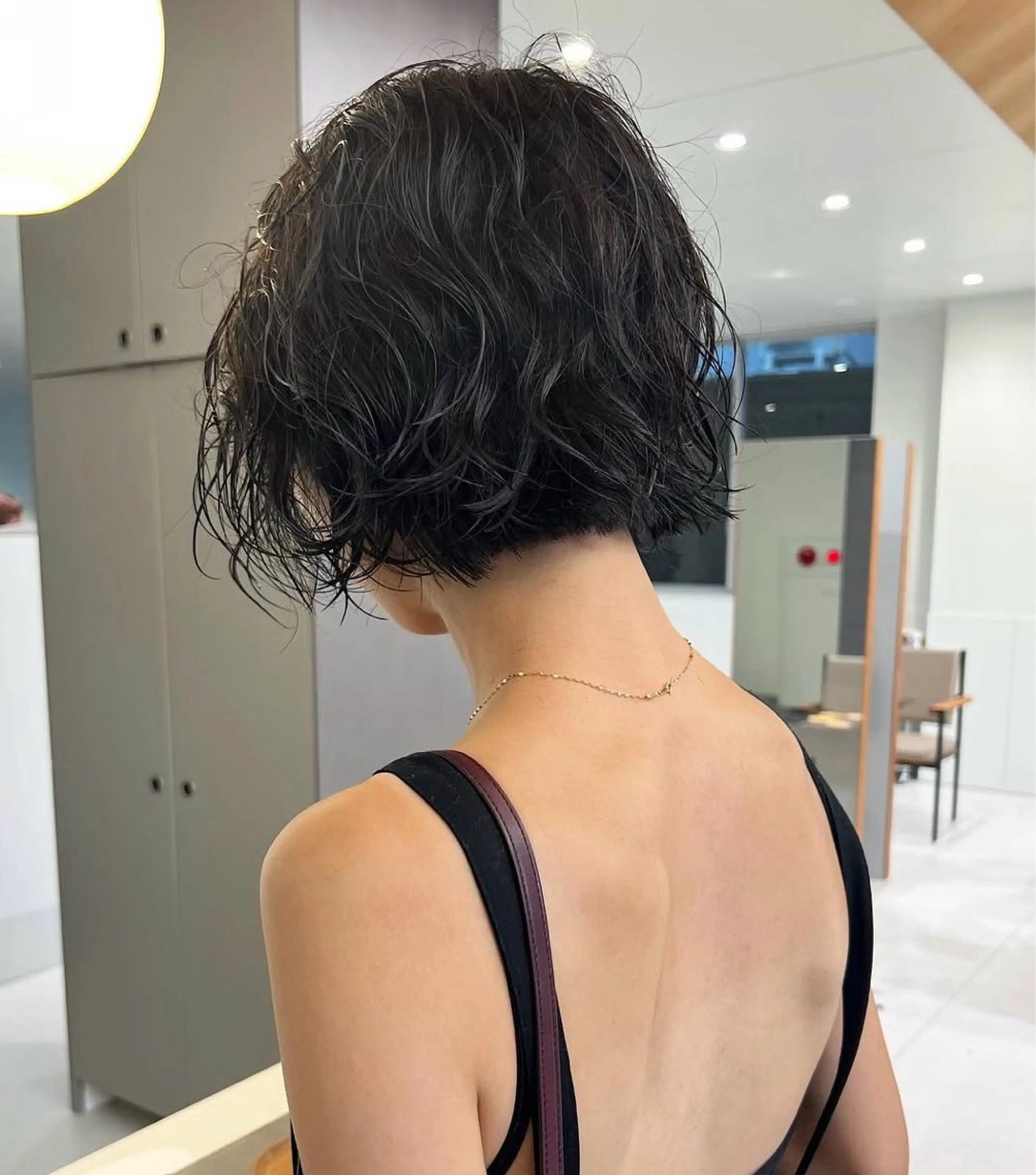 ミディアム パーマ ミディアムパーマ ボブ パーマ ハイトーン大得意 ×レイヤー🌜aiのヘアスタイル