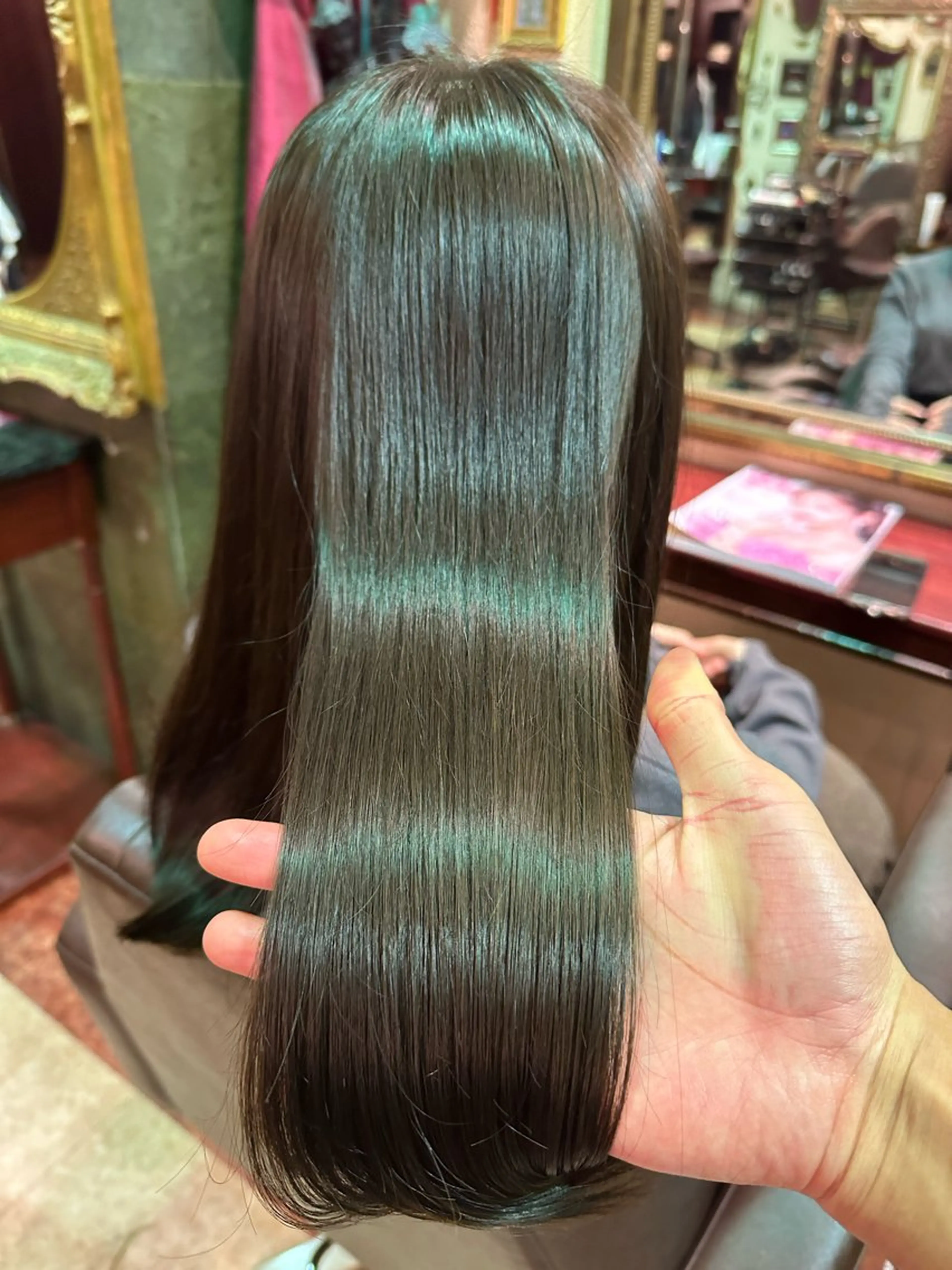 ロング カラー ベージュカラー 透明感カラー オリーブベージュ 似合わせカット トリートメント カット ヘアカラー トリートメント 【レイヤー/韓国風 /髪質改善】RINのヘアスタイル