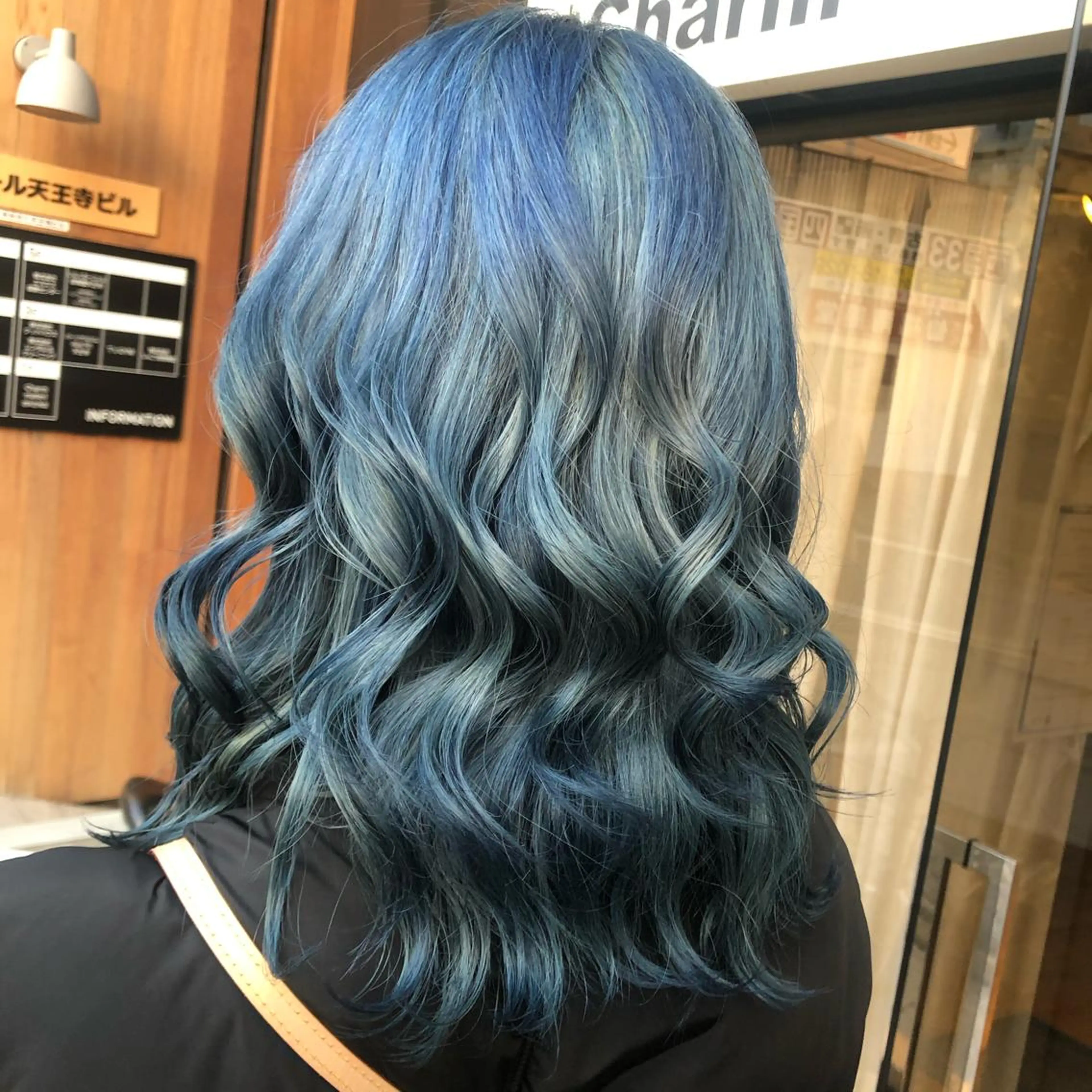 セミロング カラー ブルーカラー 大阪長居🌱野見山 卓也のヘアスタイル