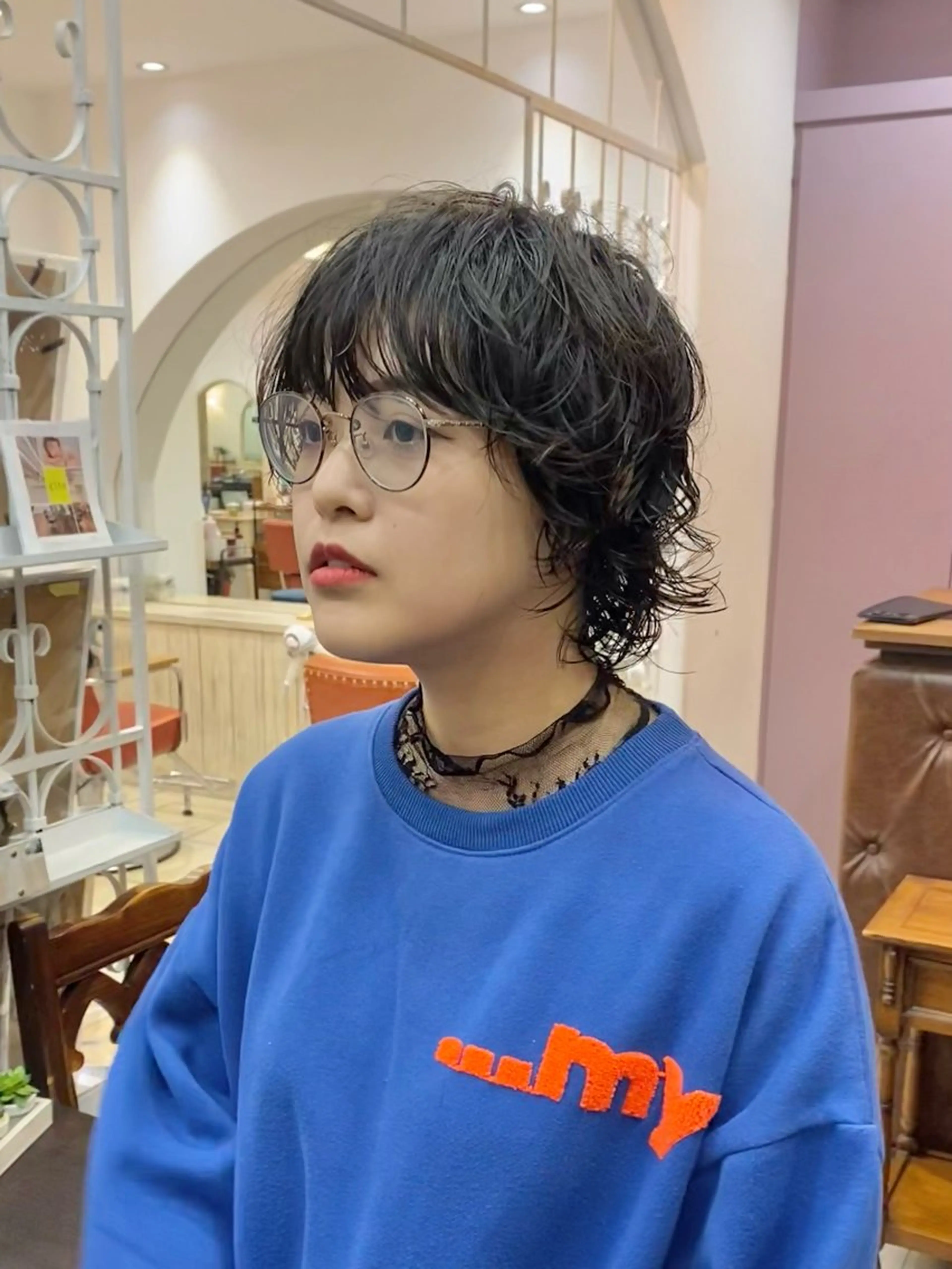 ミディアム パーマ ミディアムパーマ ウルフカット カット パーマ ウルフ/レイヤー /パーマ　ナユタのヘアスタイル