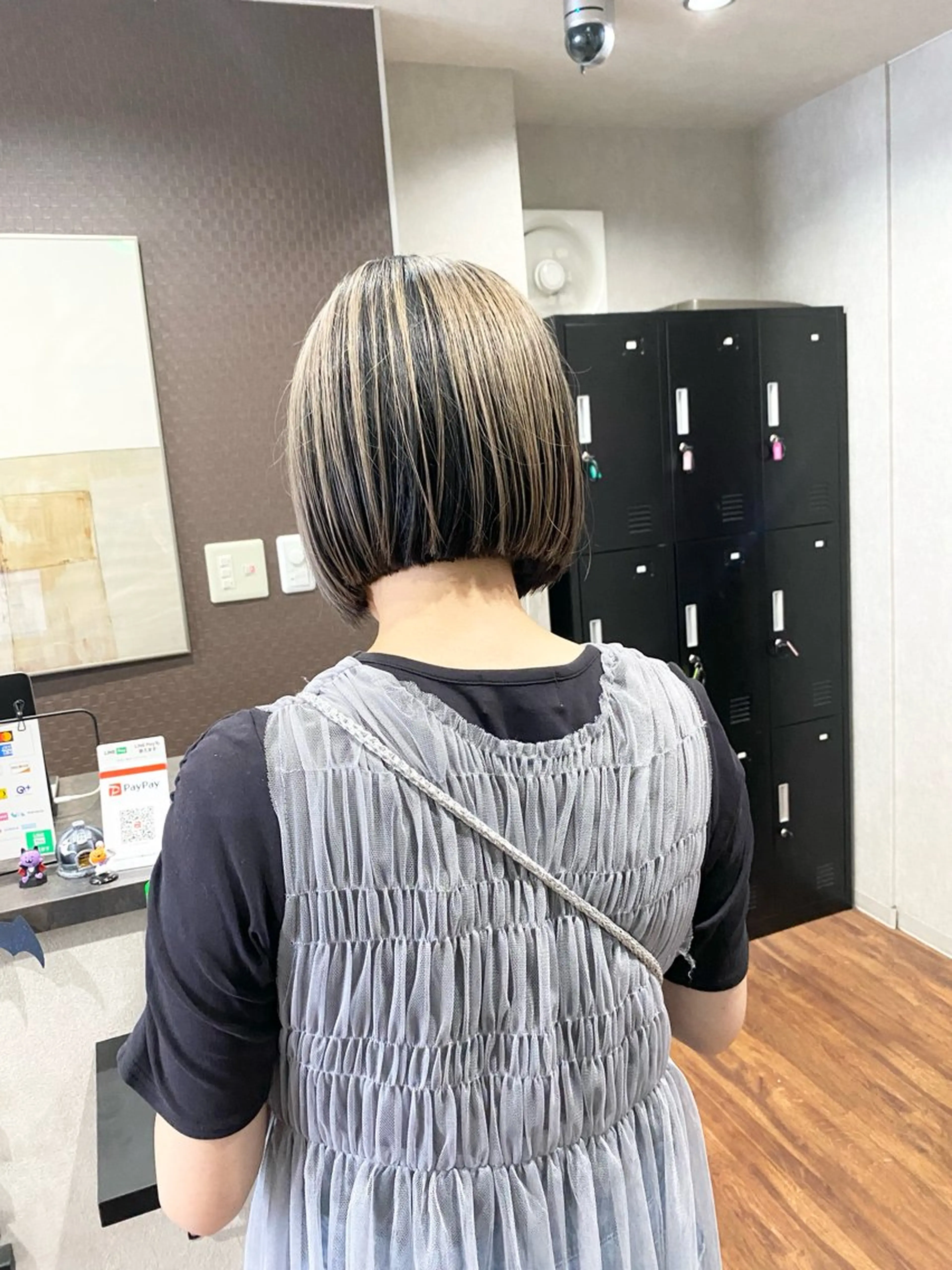 ミディアム カラー ブリーチ ボブ 縮毛矯正 _White所属・ＳＨＩ ＺＵのヘアスタイル
