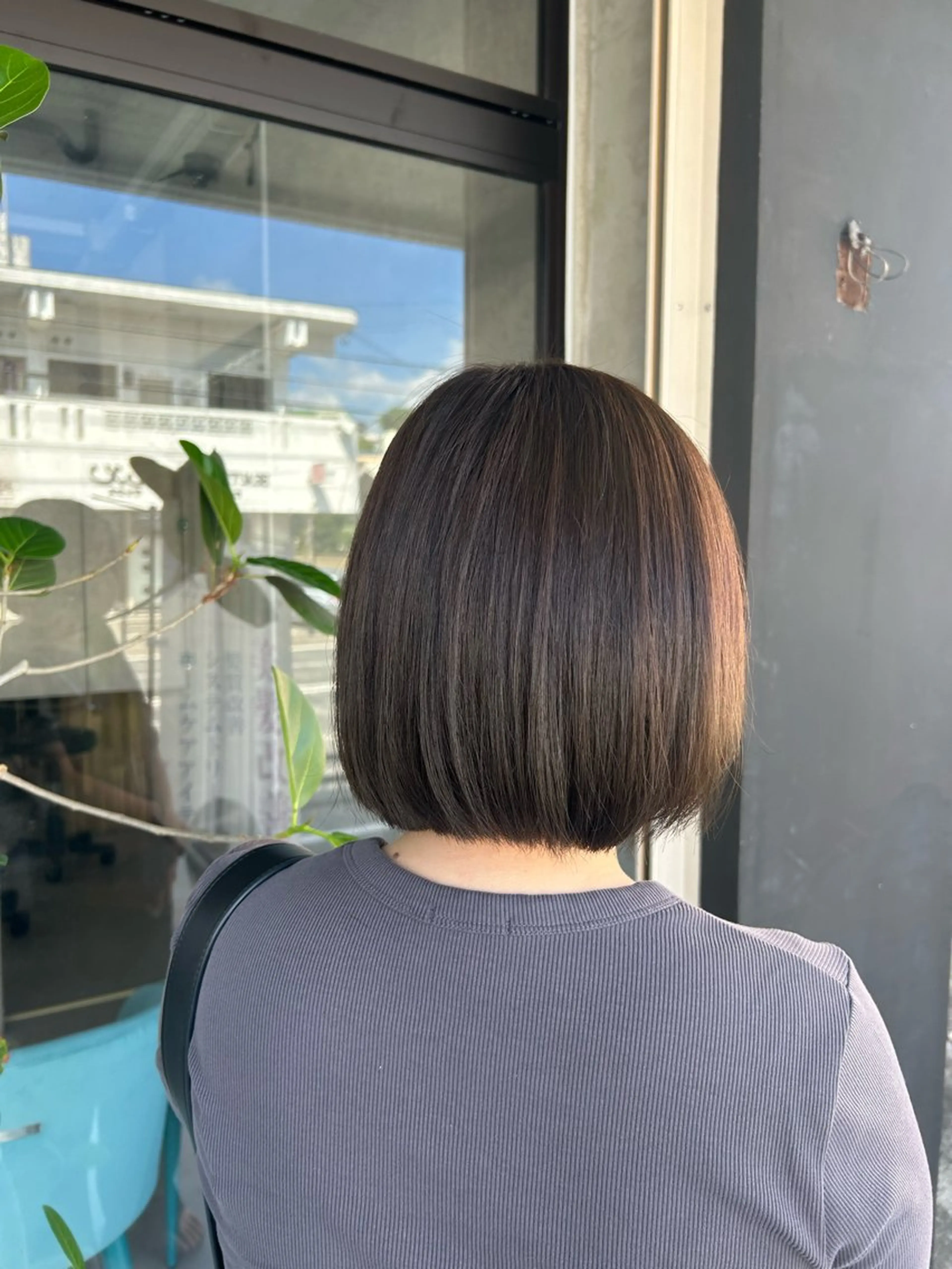 ショート アッシュ アッシュブラウン 裾分 華子のヘアスタイル