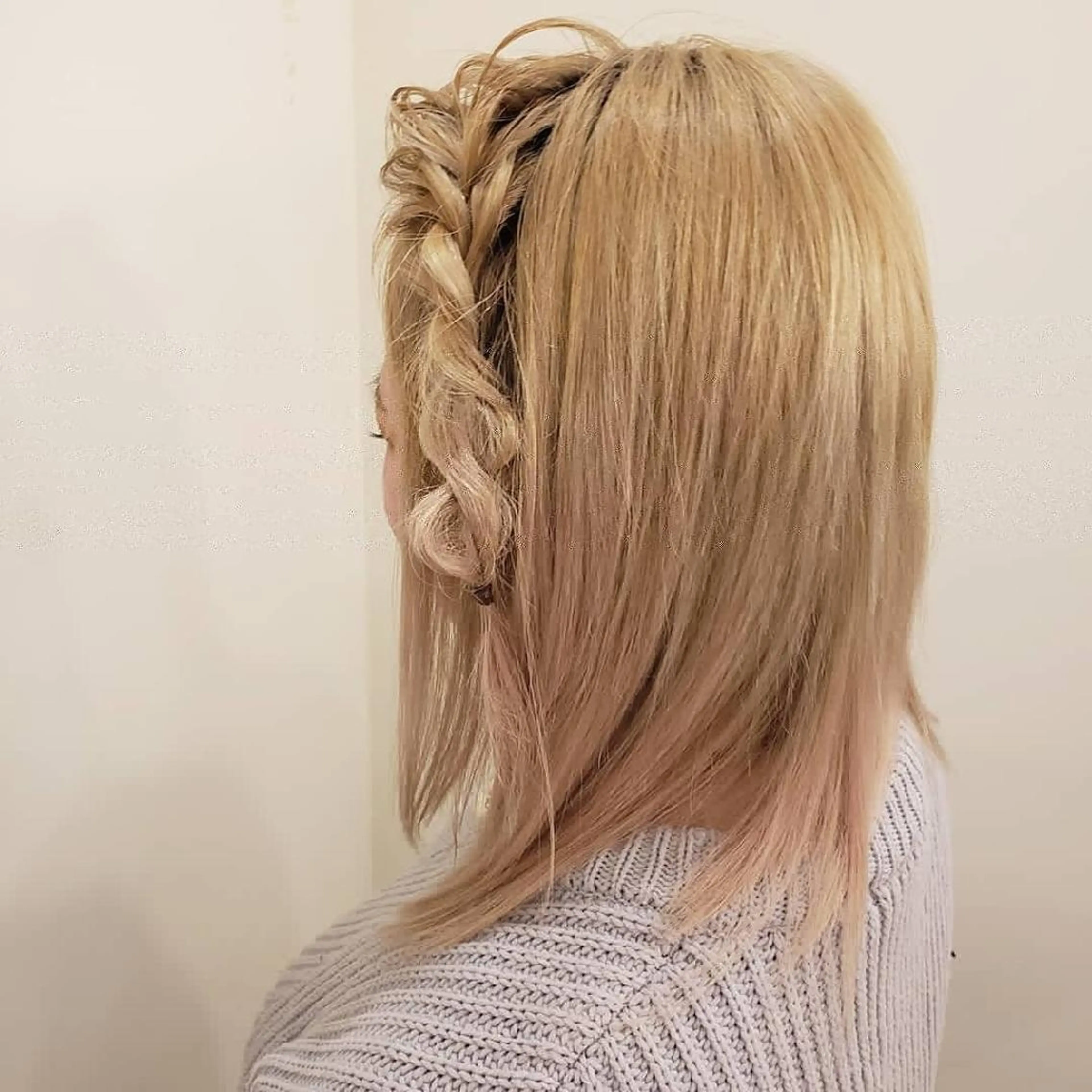ヘアアレンジ EMANON名古屋所属・美谷添（ミヤゾエ） まどか大人ヘアサロンのヘアスタイル