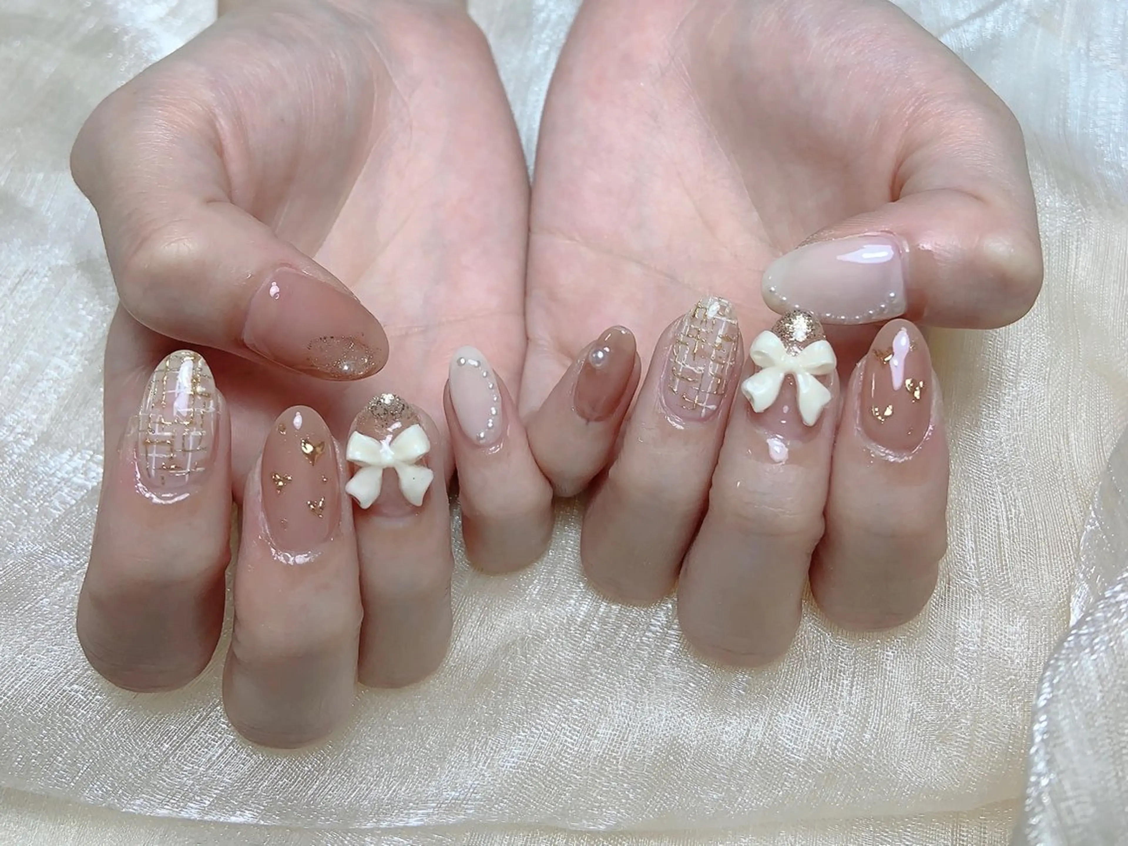 ネイル オーロラネイル チークネイル フレンチネイル ジェルネイル ガラスフレンチ ハンドネイル Nail Jolie所属・Nail Jolieのネイルデザイン