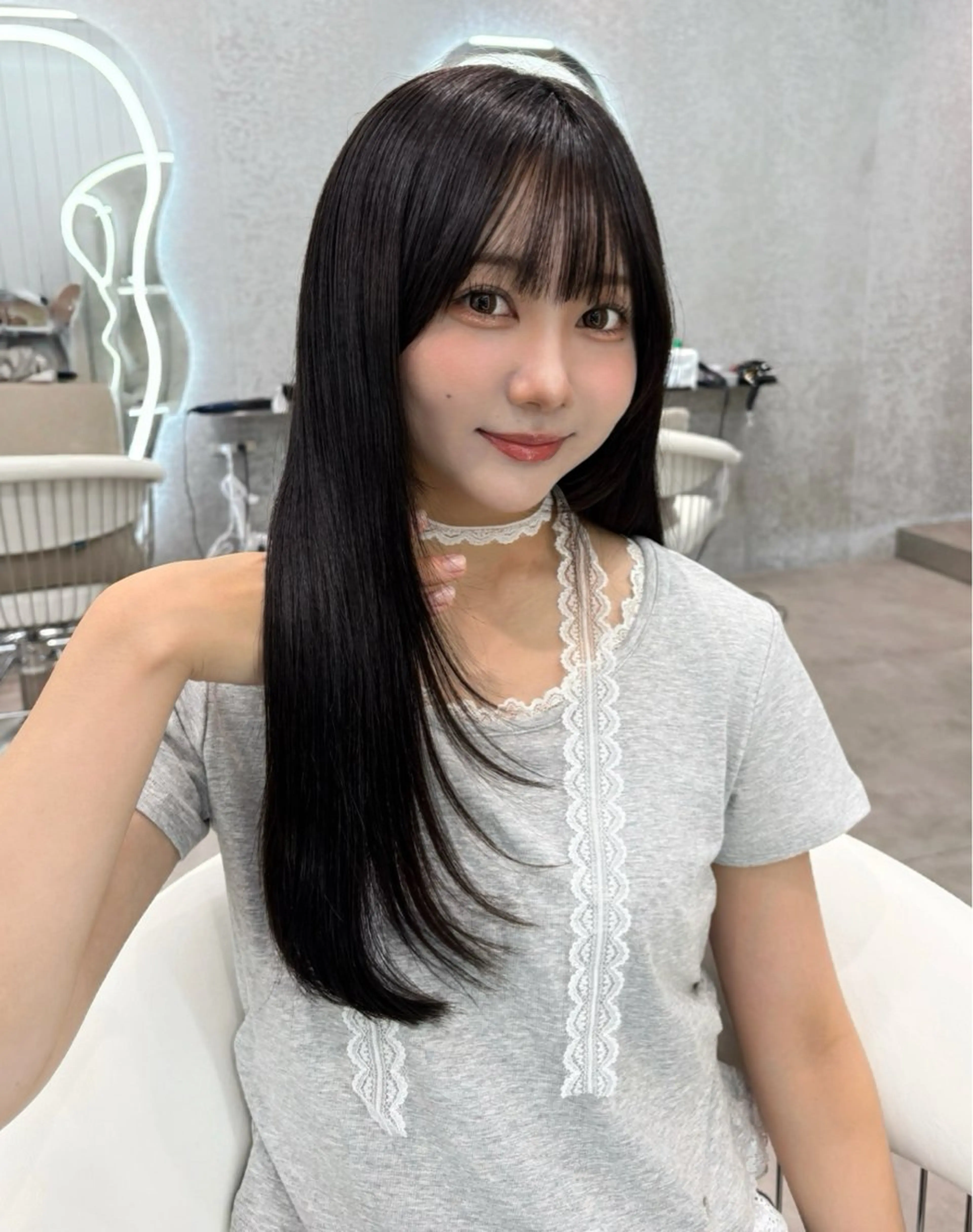 ロング カラー ヘアアレンジ アッシュ 黒髪 ブリーチ ブルーカラー ブルーブラック カット ヘアカラー トリートメント ヘアセット 韓国ヘア🇰🇷 髪質改善 佐藤 和のヘアスタイル