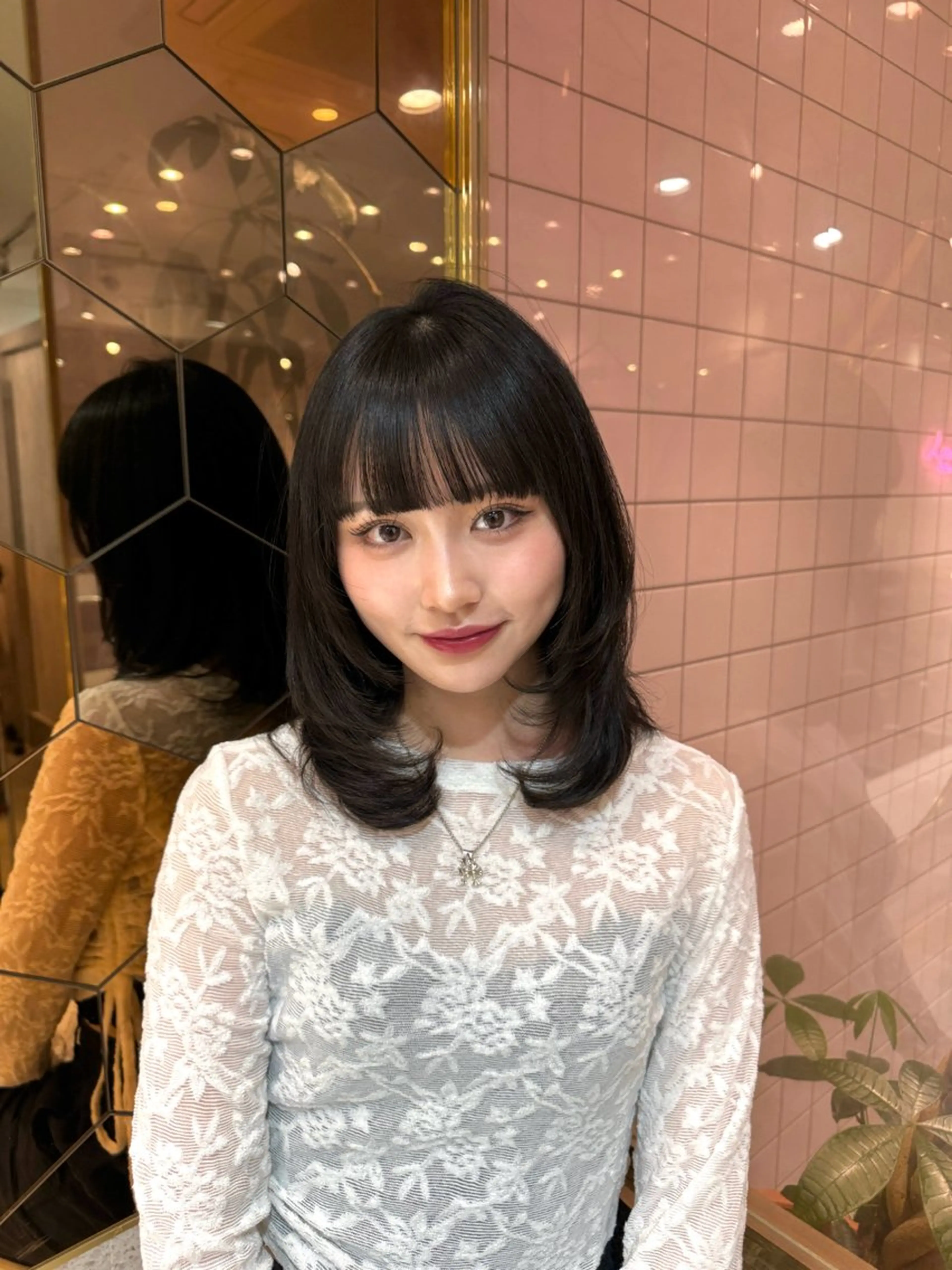 ミディアム ミディアムレイヤー レイヤーカット カット ヘアカラー トリートメント 🎀しゅな/韓国 レイヤー/透明感♡のヘアスタイル