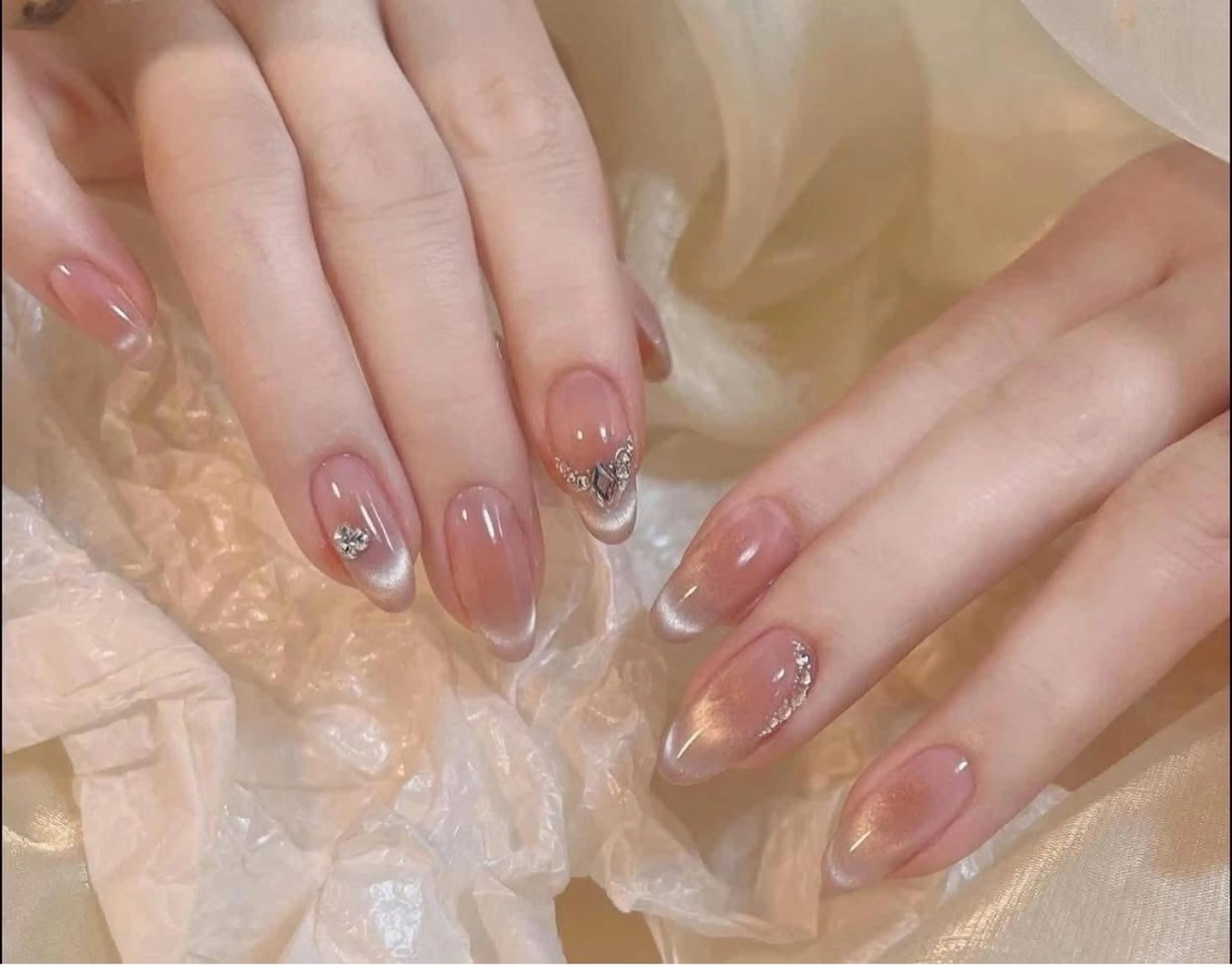 ネイル 韓国ネイル 持ち込み ニュアンスネイル ネイルチップ ハンドネイル Rose Ana.Chuoのネイルデザイン