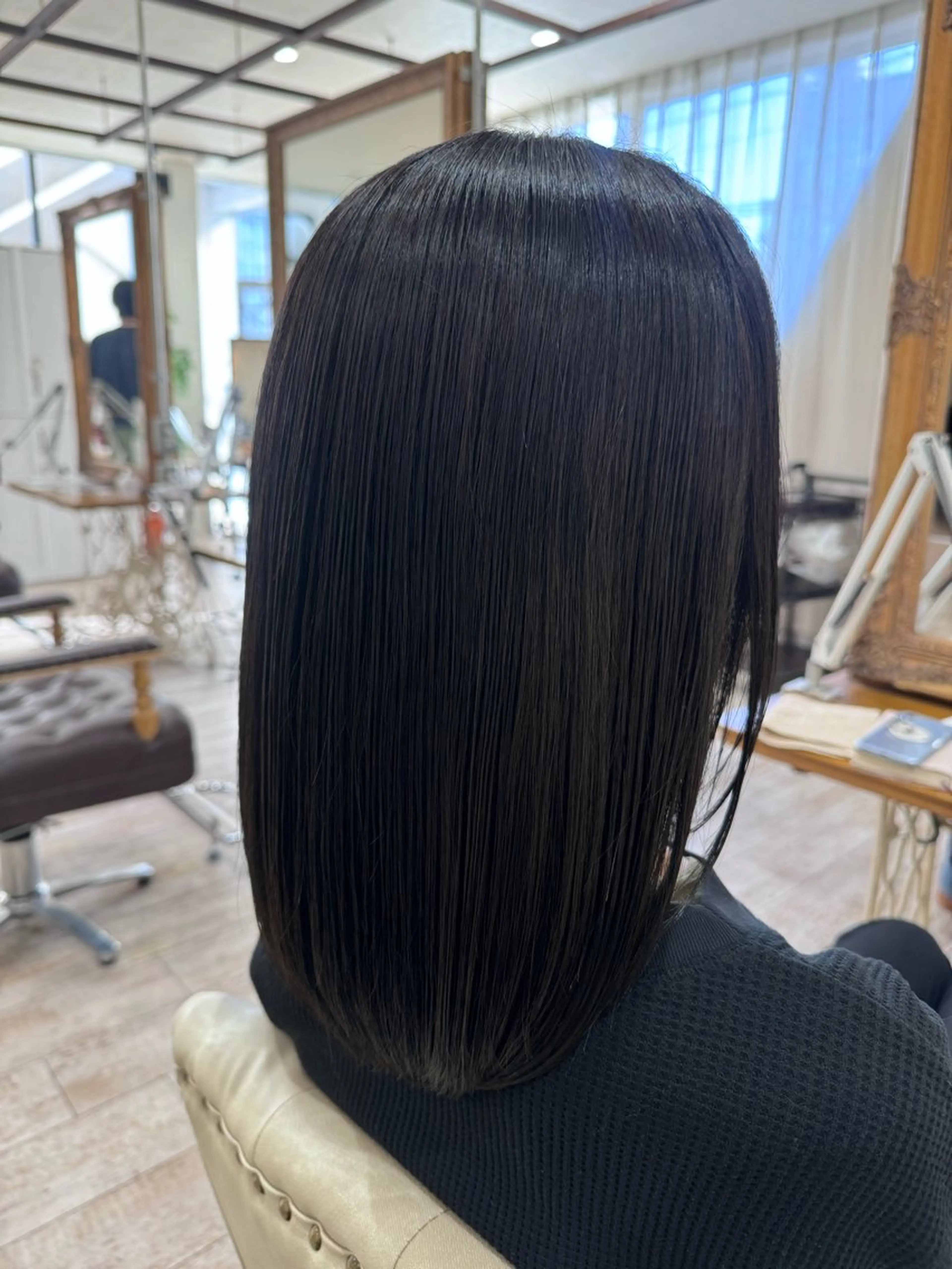 セミロング カラー 髪質改善 レイヤーカット カット ヘアカラー 縮毛矯正 トリートメント noble店長 松本　拓也▶◀*.のヘアスタイル