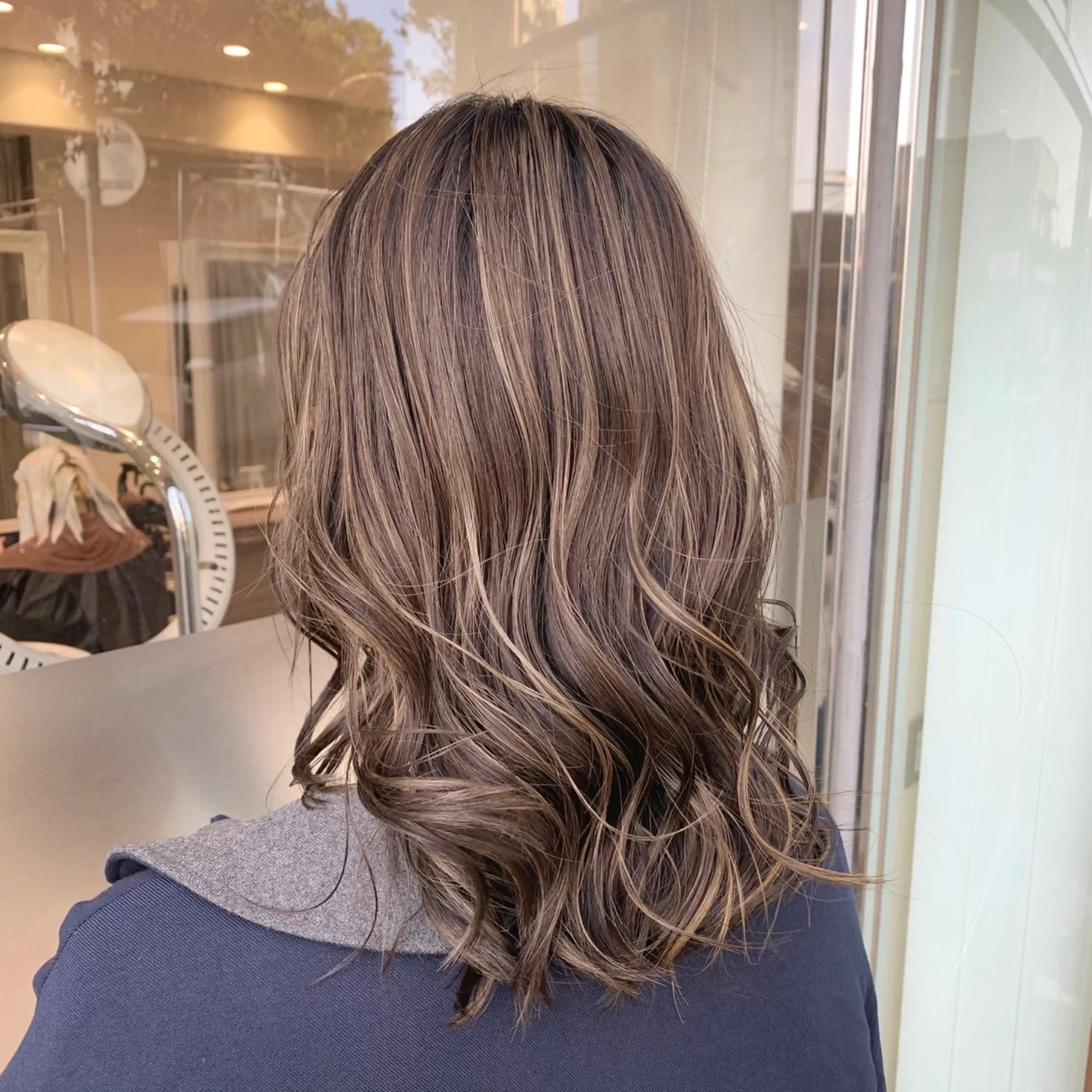 セミロング カラー ヘアアレンジ ハイライトカラー ハイライト 髪質改善 トリートメント ヘアカラー 🇰🇷韓国ヘア🤍 副店長/栗田のヘアスタイル