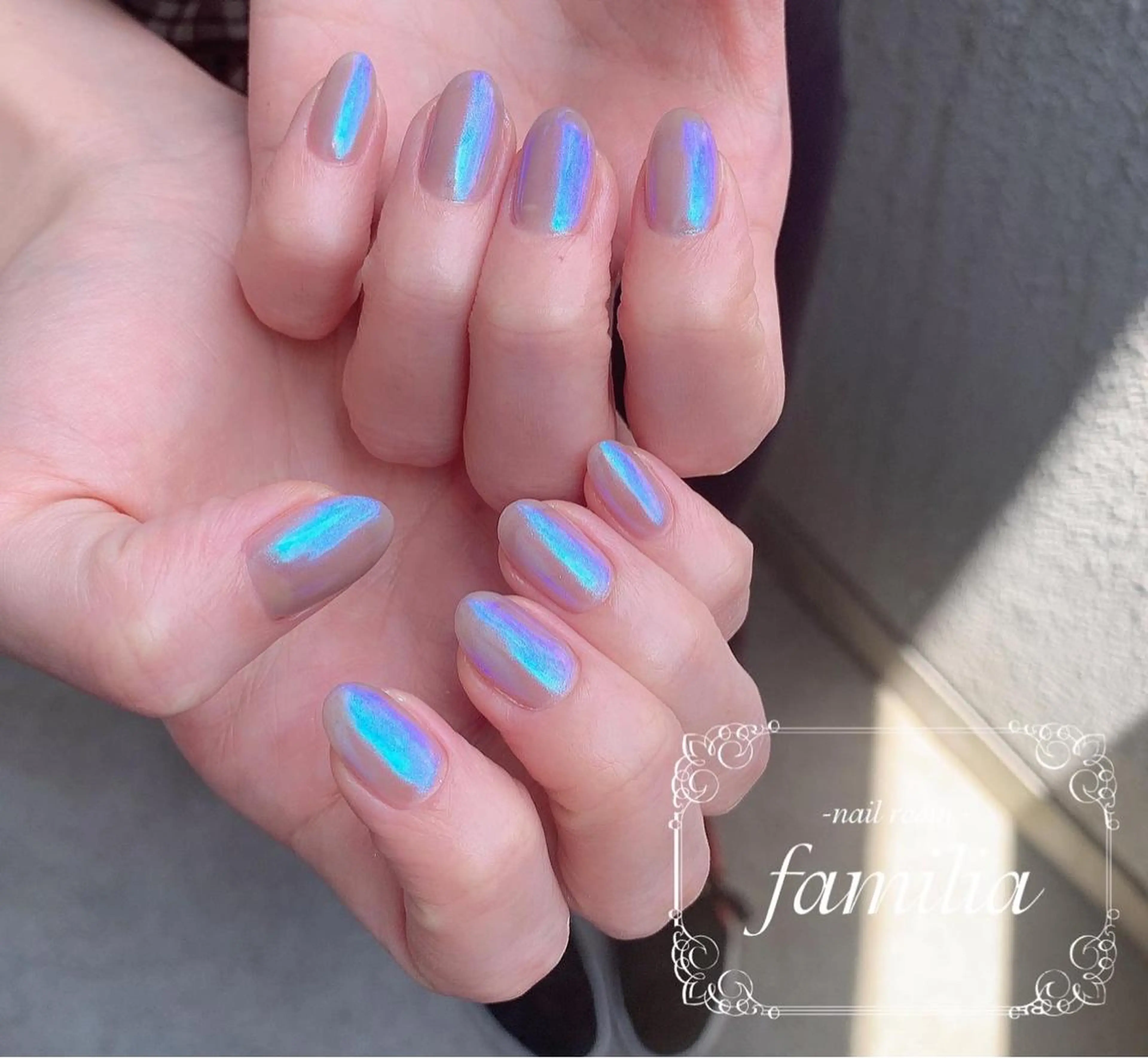 ネイル オーロラネイル ハンドネイル -nailroom- familiaのネイルデザイン