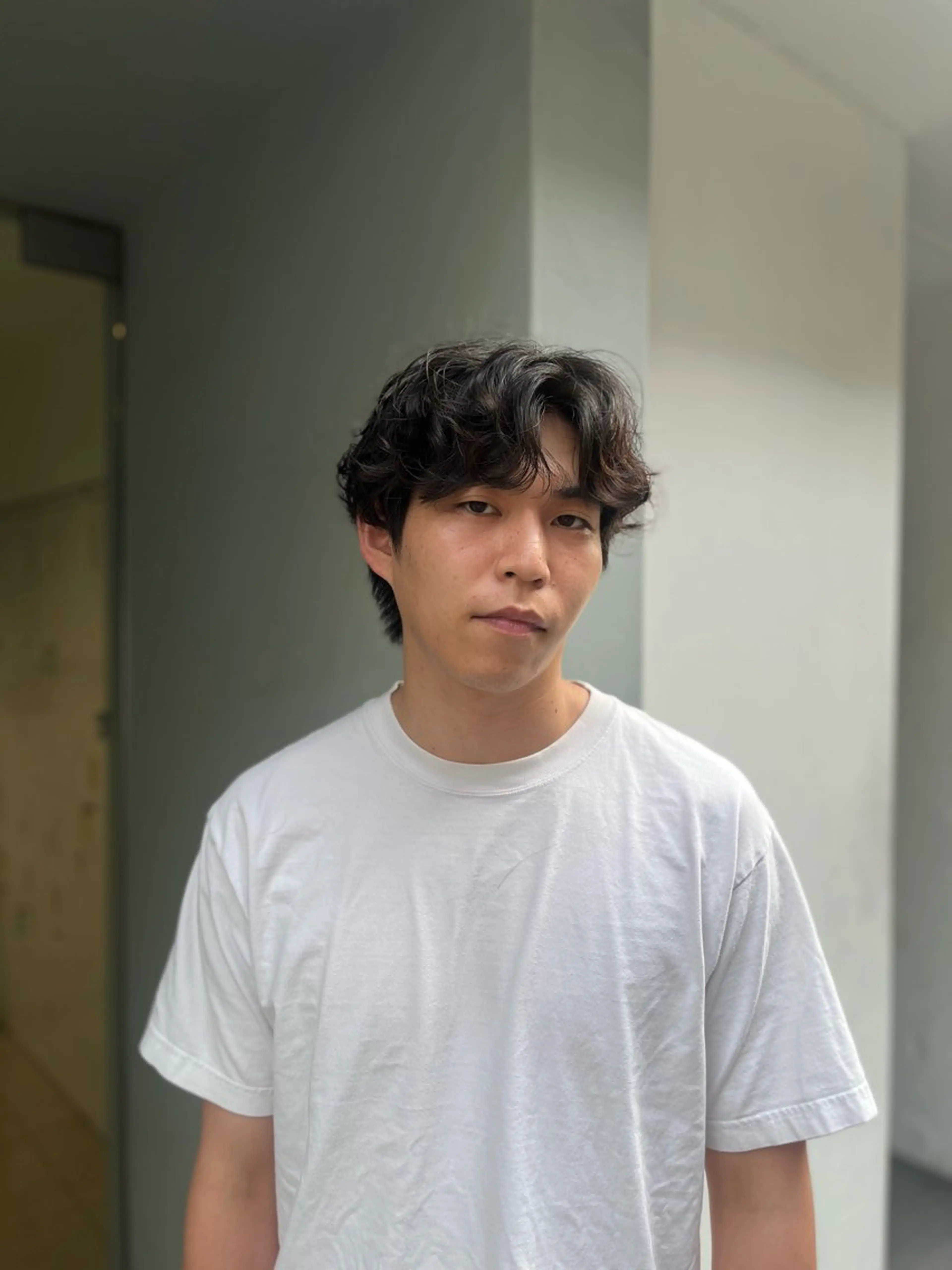 ミディアム パーマ メンズ ミディアムパーマ メンズパーマ 刈り上げ カット パーマ GO TODAY SHAiRE SALON NU茶屋町店所属・メンズ特化 河内翔吾のヘアスタイル