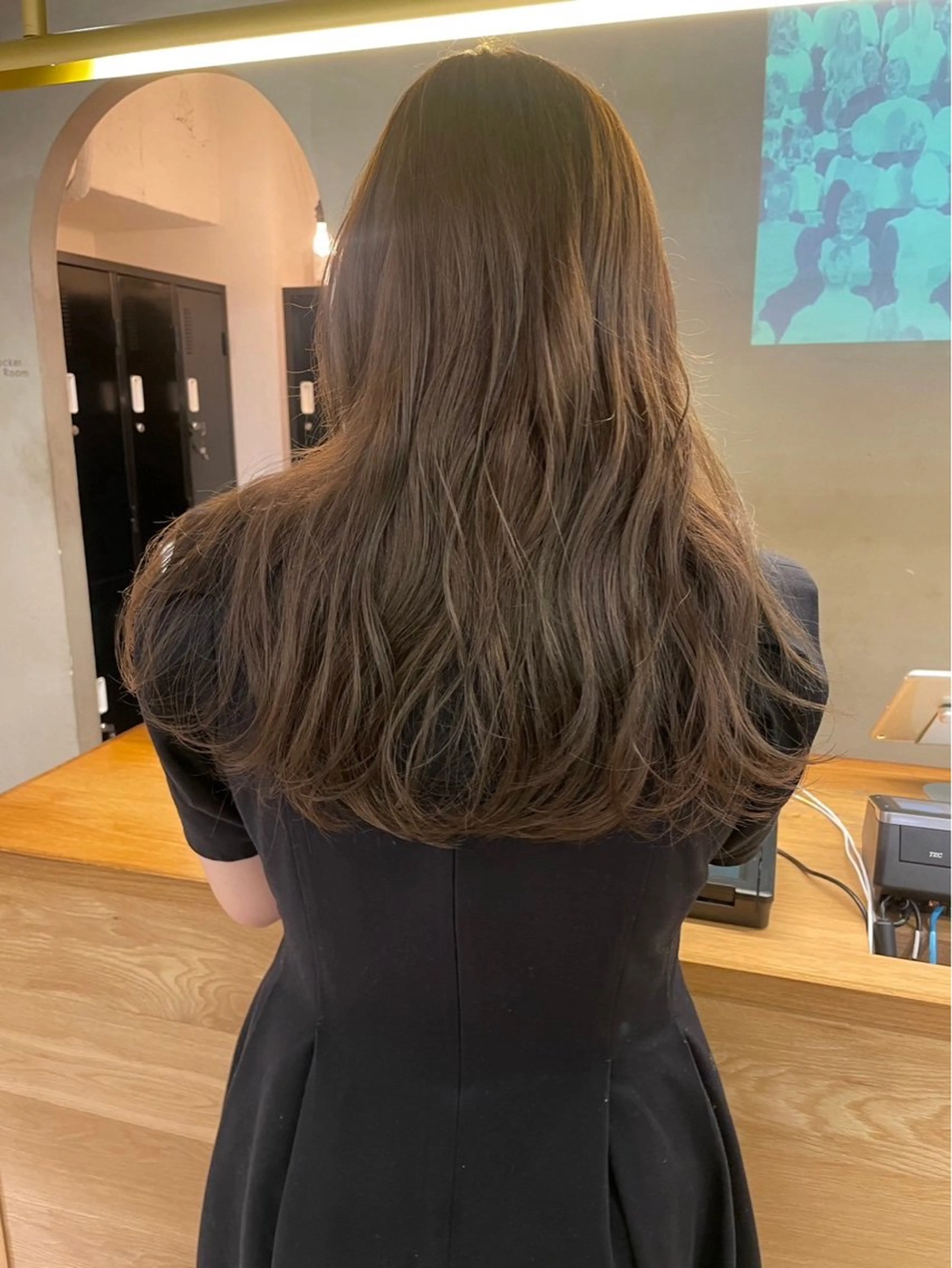 ロング レイヤーカット‎🤍 /ともえ🤎🧸のヘアスタイル