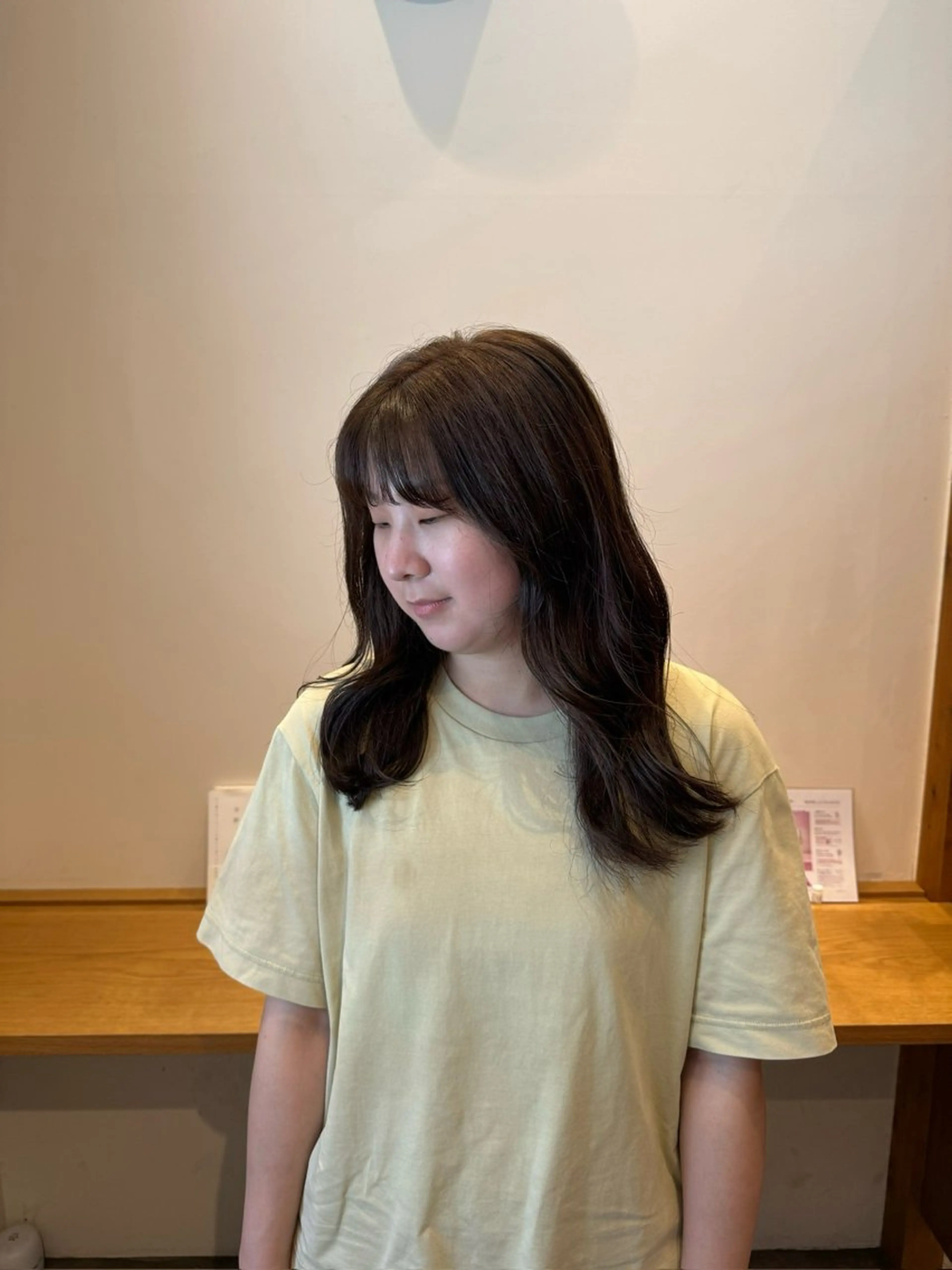 セミロング カラー ブリーチ 透明感カラー ダブルカラー ブリーチなしカラー カット ヘアカラー トリートメント ENIF　大島 芽生のヘアスタイル