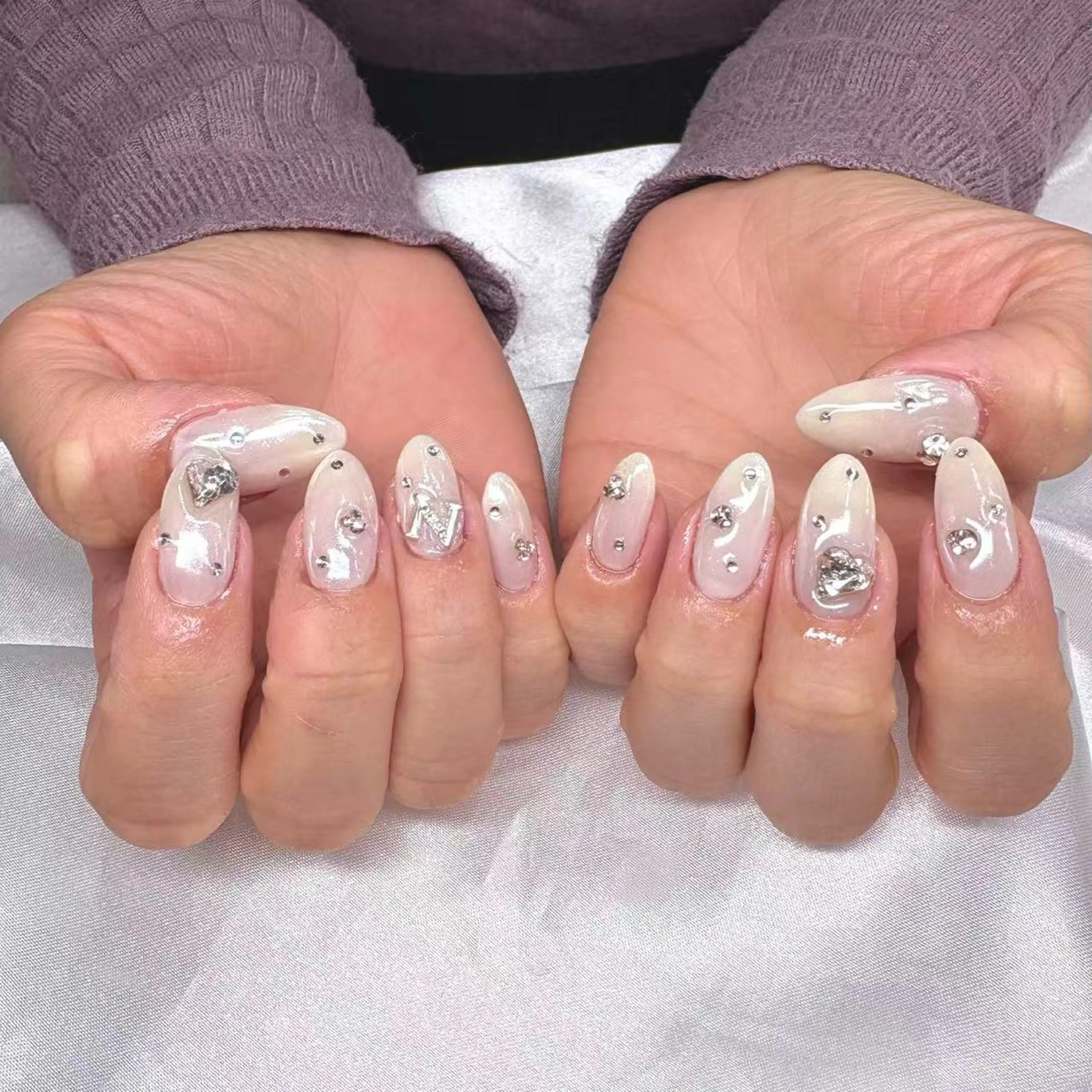 ネイル H’ami nailsalon 新大久保店所属・リサ 長さだし✨のネイルデザイン