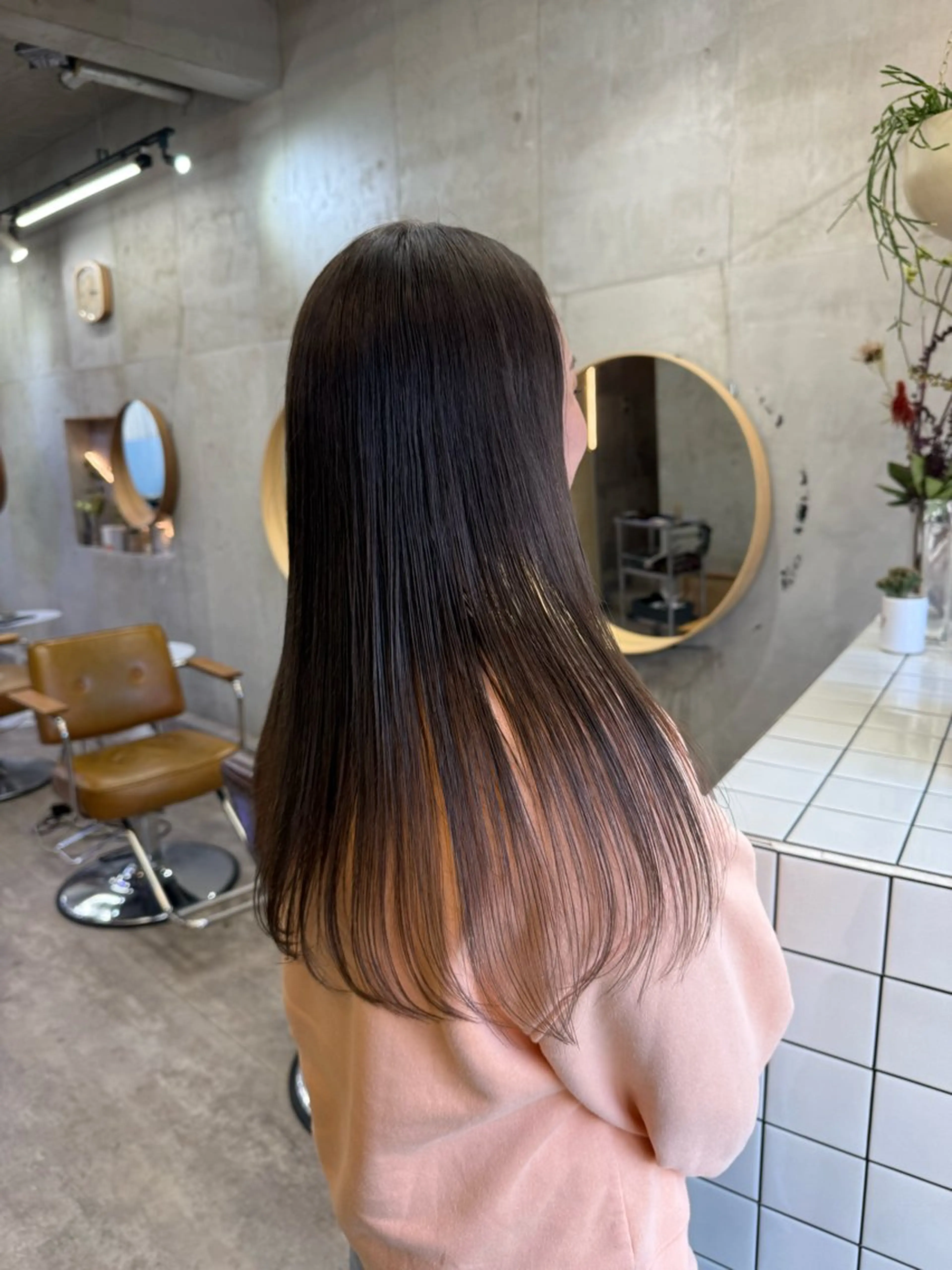 セミロング カラー ブリーチ ヘアカラー SALTWATER AYARIのヘアスタイル