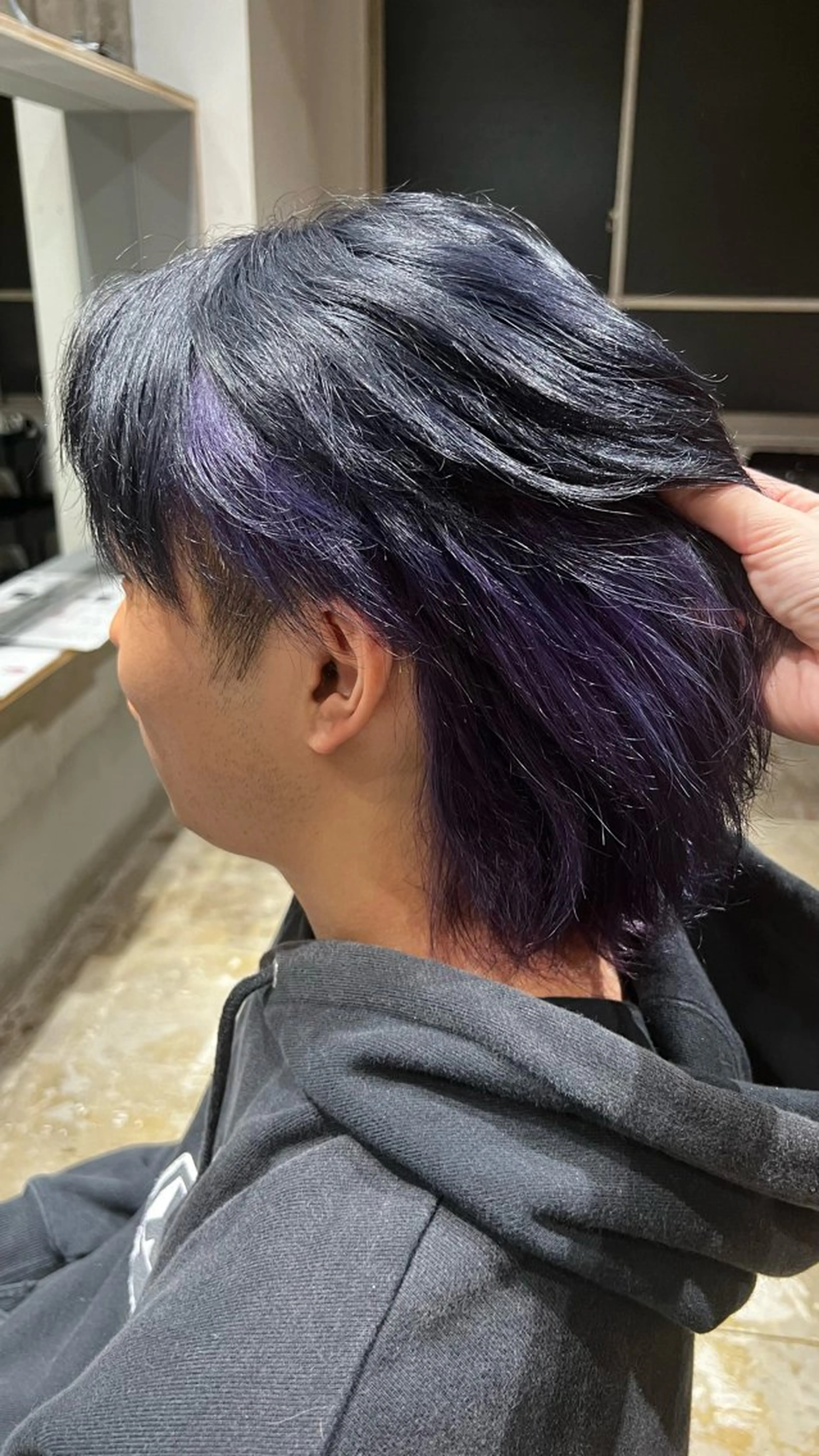 メンズ メンズブリーチ 夏見 柚羽のヘアスタイル