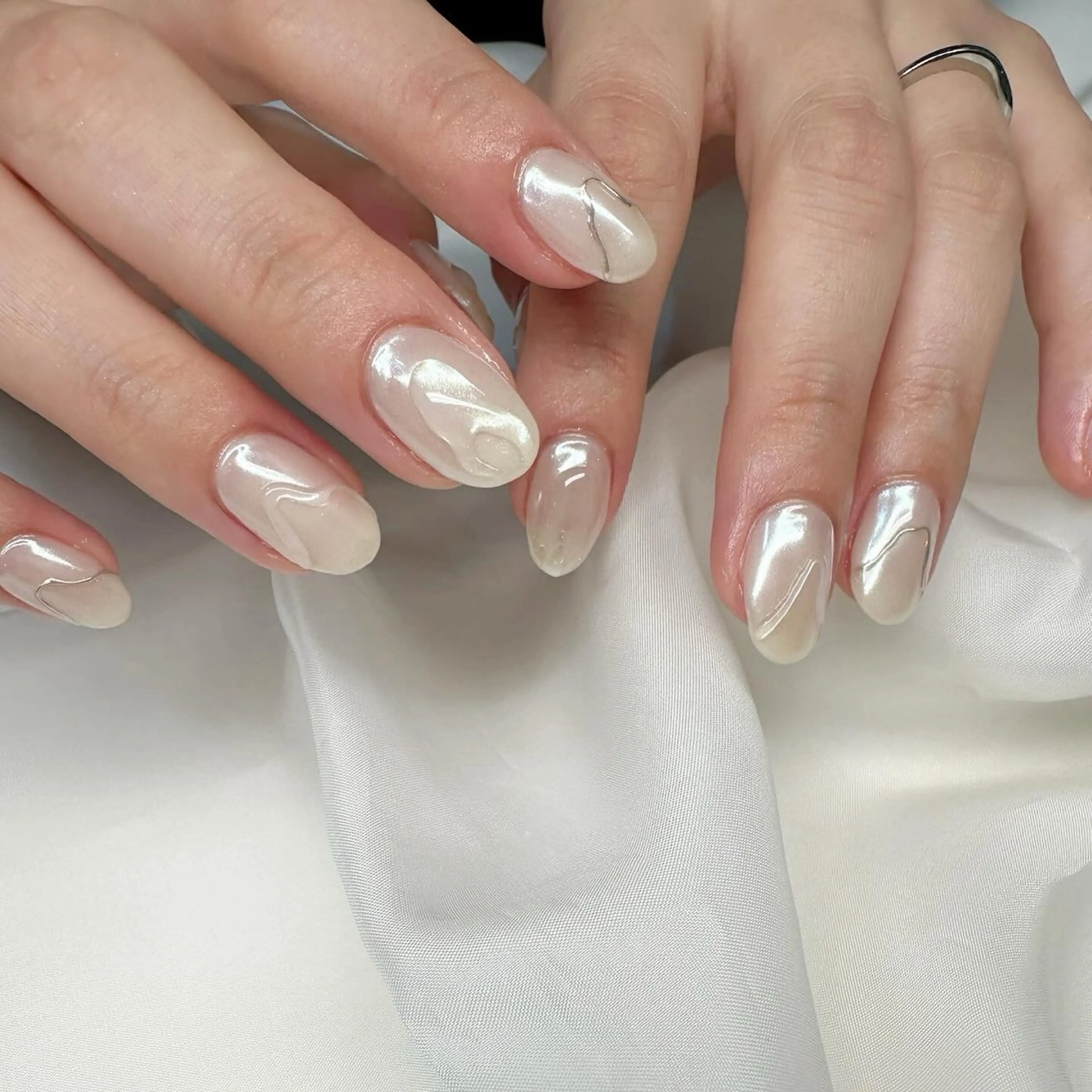 ネイル 氷ネイル・うるうるネイル ミラーネイル シンプルネイル ブライダルネイル 🪞KAPE NAIL 🪞のネイルデザイン