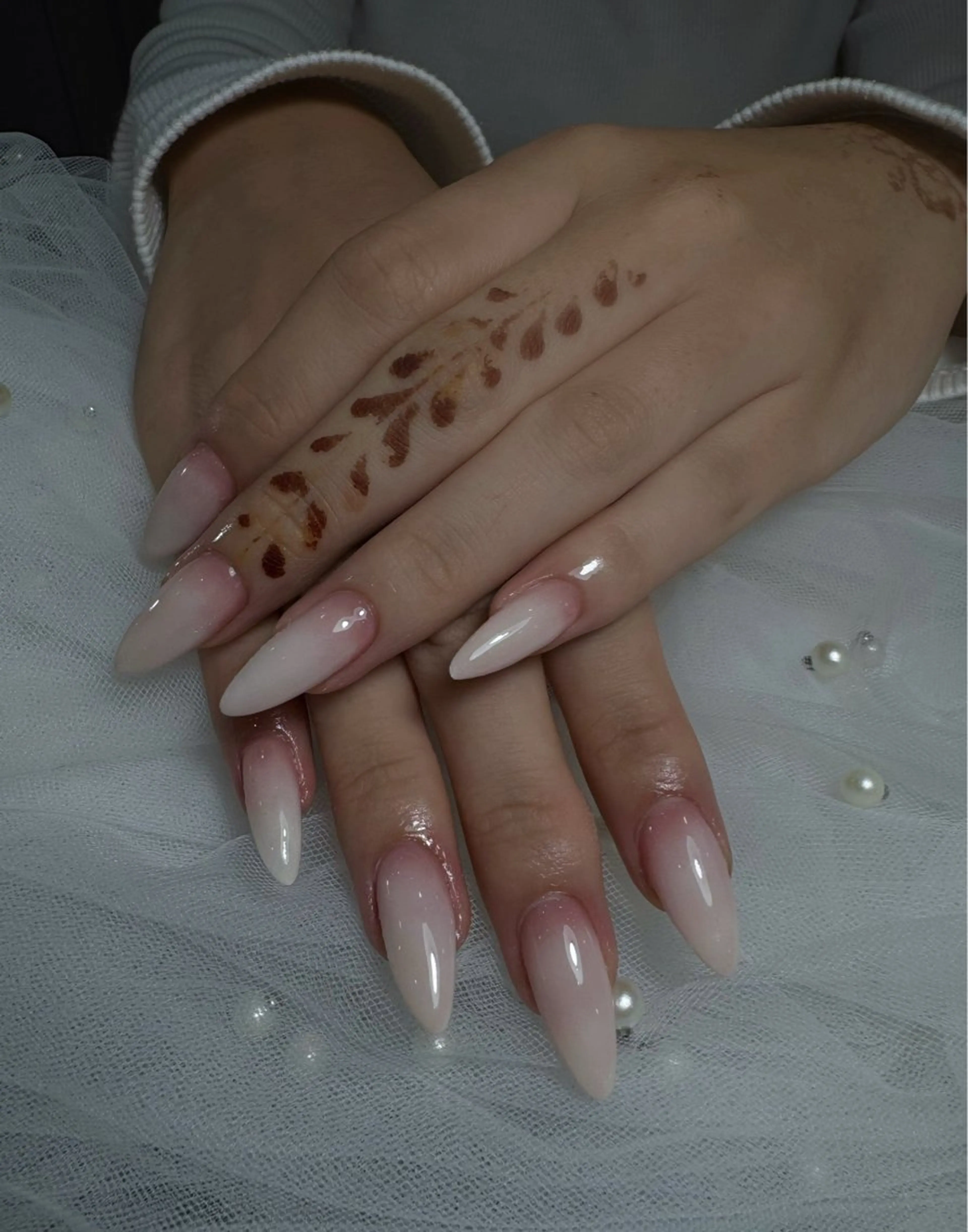 ネイル キラキラネイル シンプルネイル 春ネイル ワンホンネイル 冬ネイル ハンドネイル Cham sora Nailのネイルデザイン