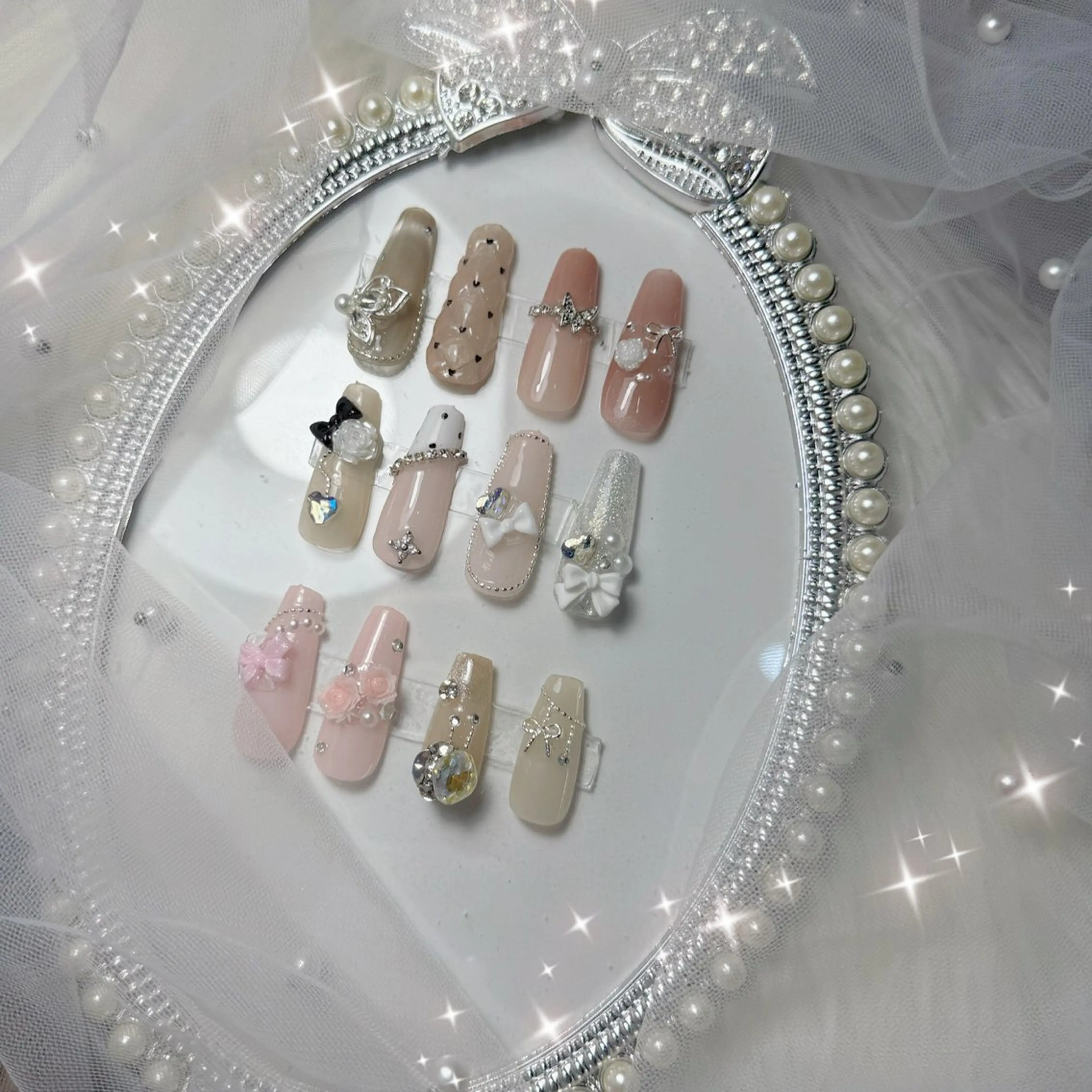 ネイル ガーリー ワンホンネイル COSMOS なののネイルデザイン