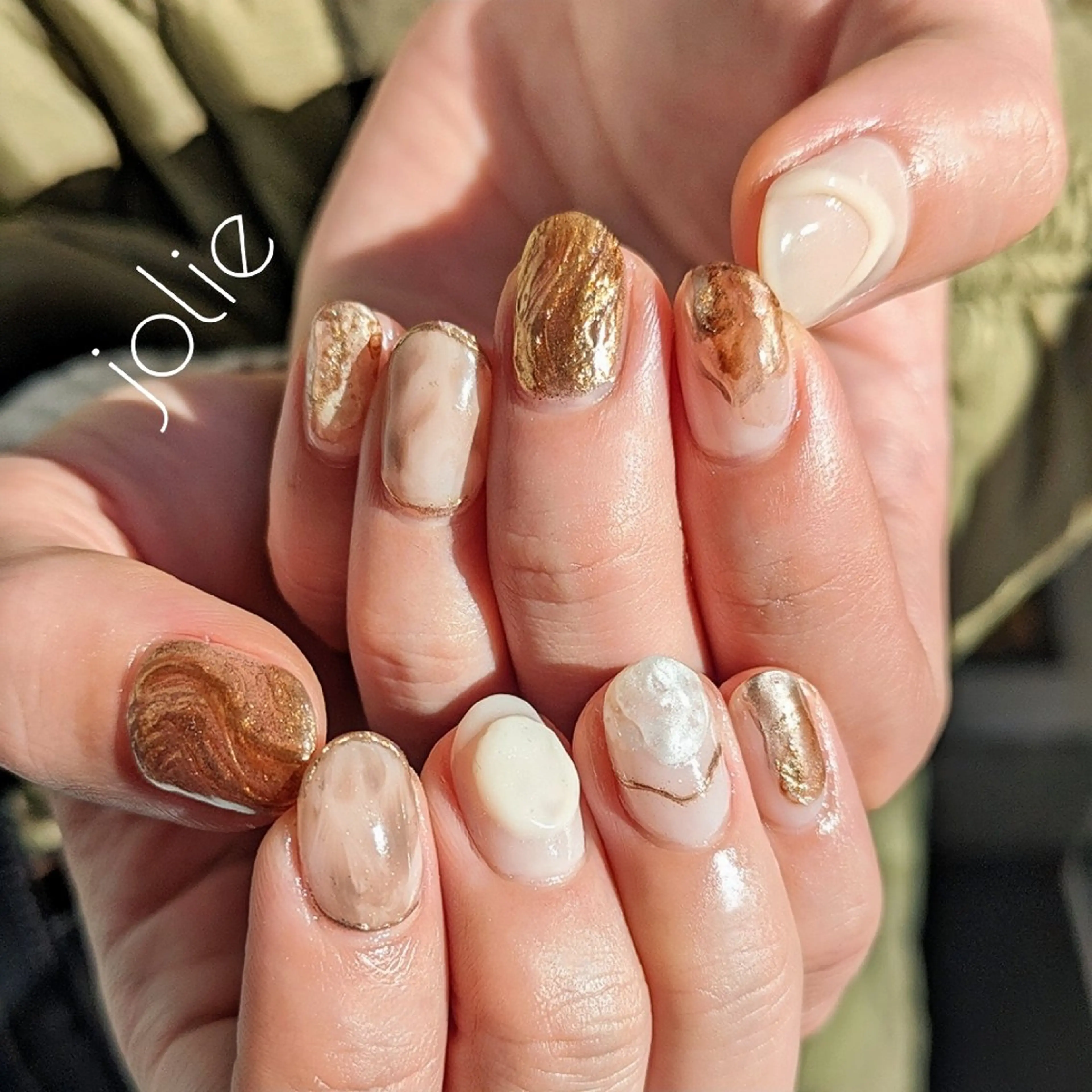 ネイル ゴールド ニュアンスネイル ハンドネイル jolie  ISIHARAのネイルデザイン