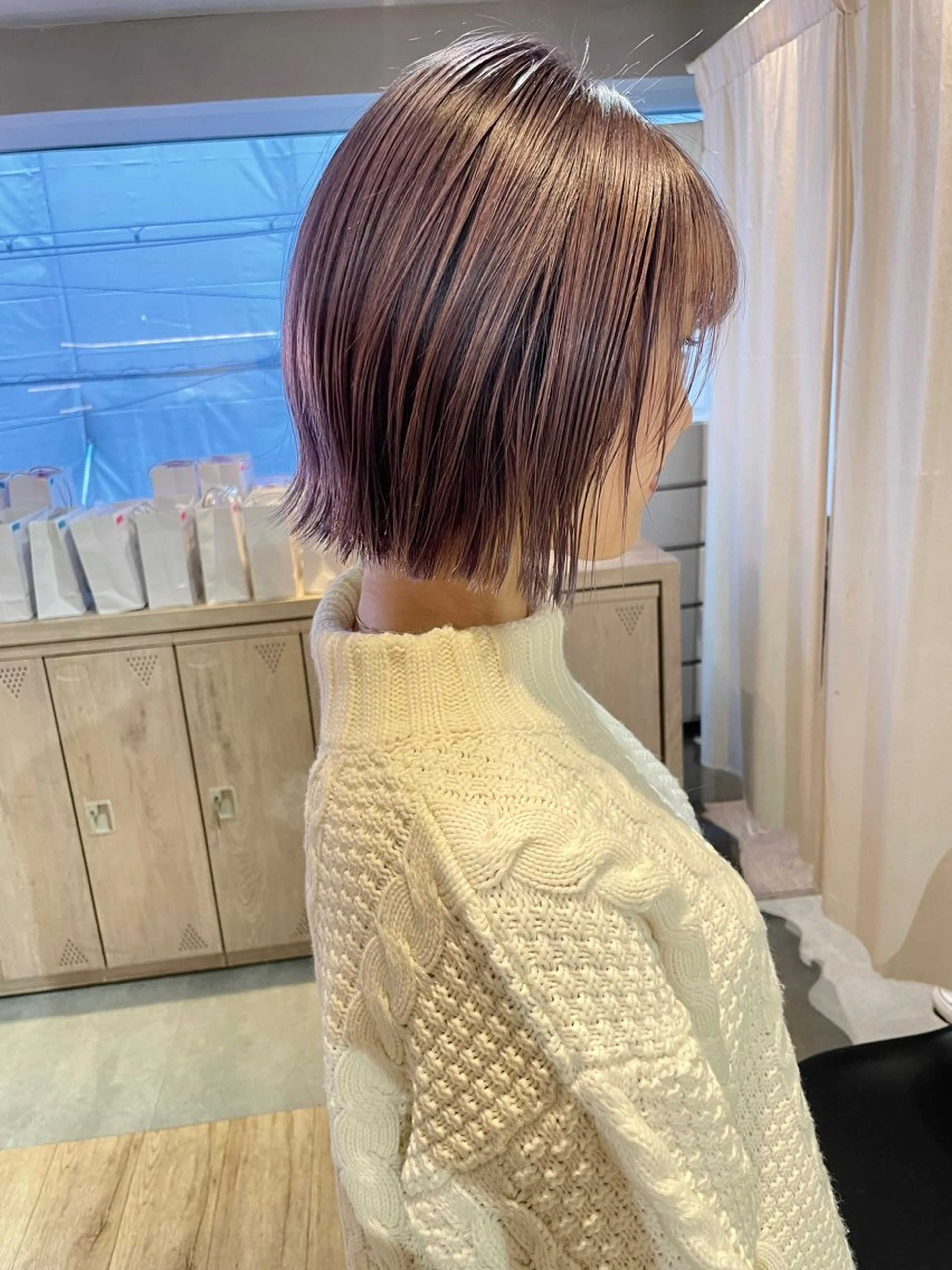 ショート カラー カット ヘアカラー ぱつっとボブ 古家 佑真のヘアスタイル