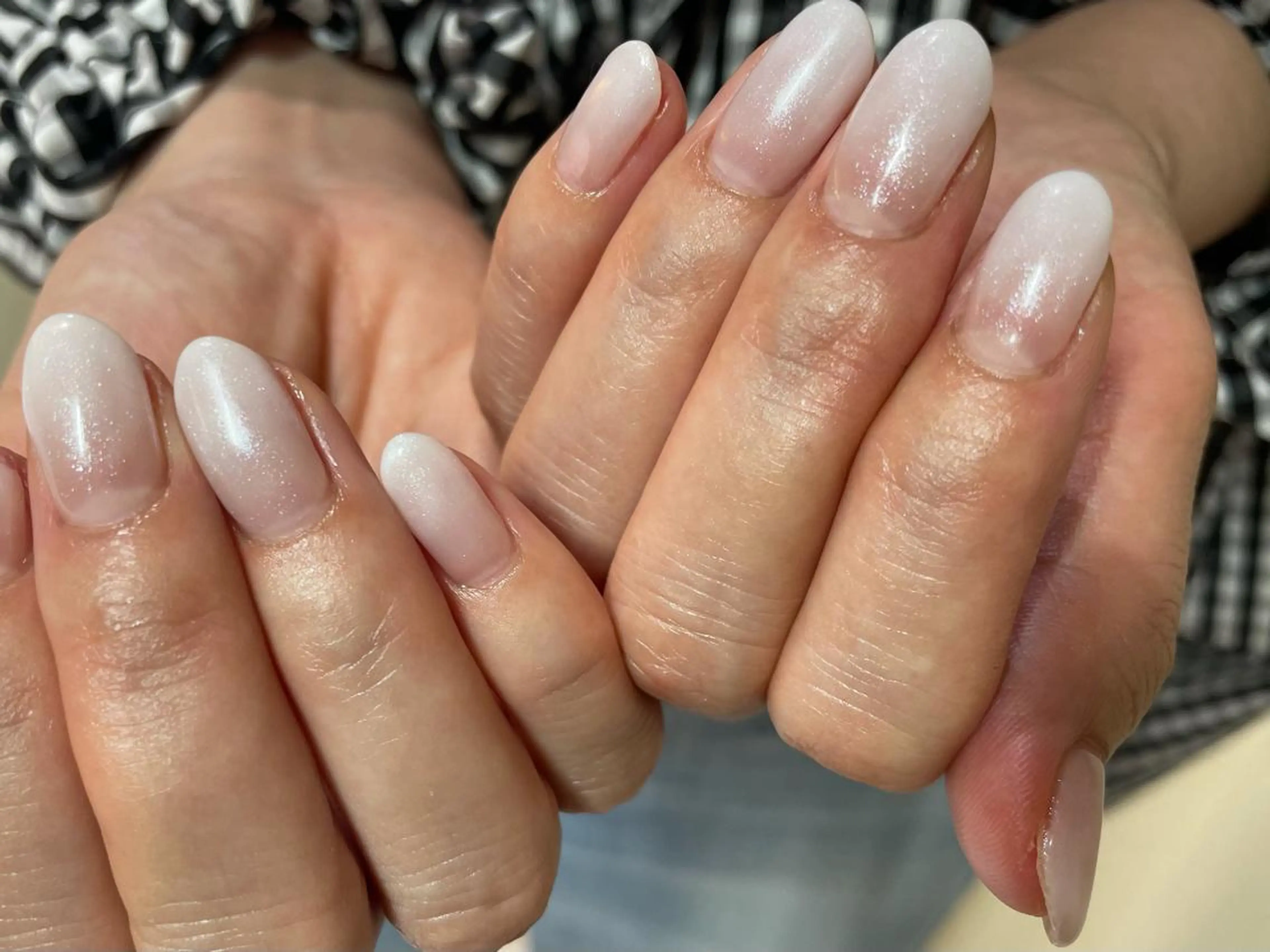 ネイル グラデーション ホワイト sugihara yuiのネイルデザイン