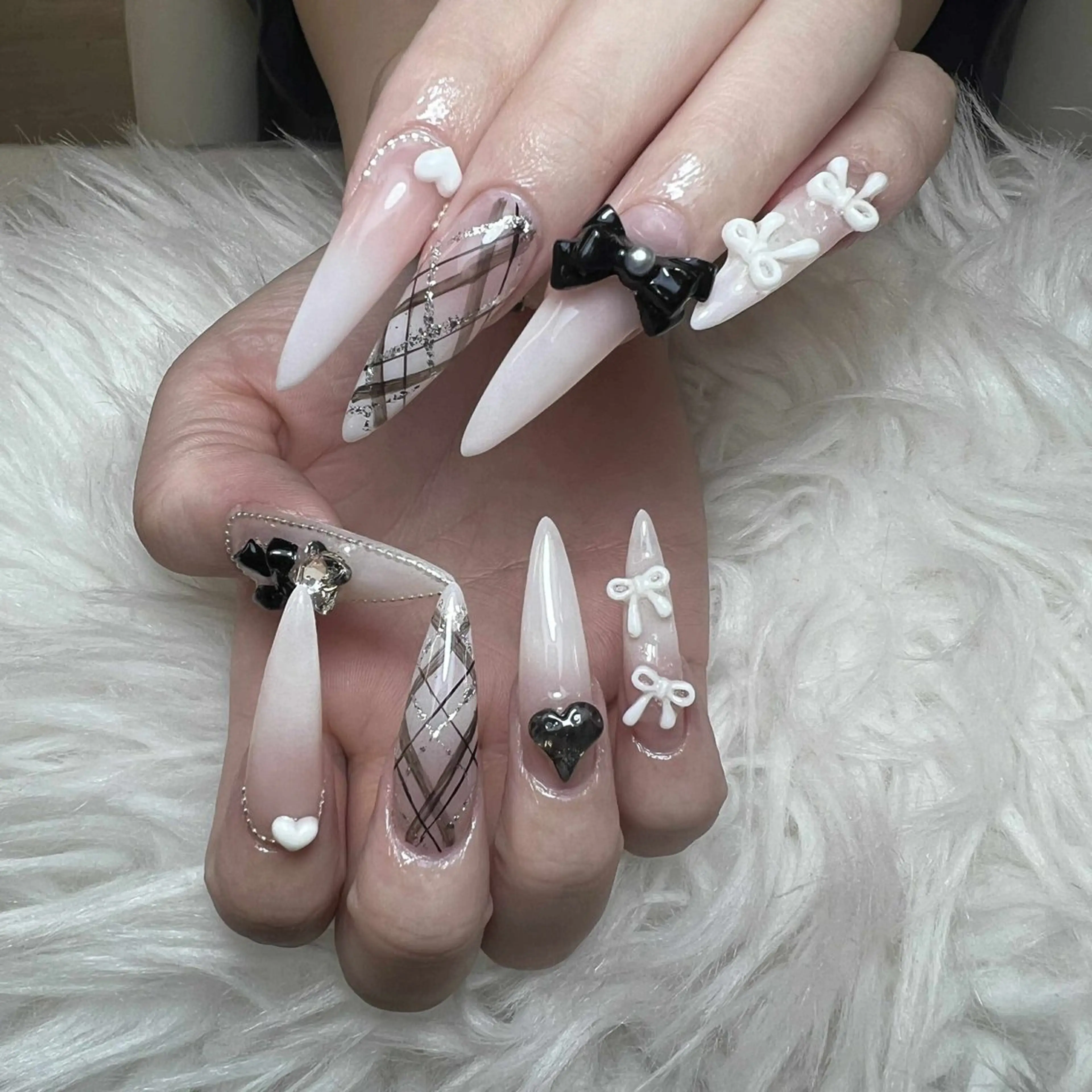 ネイル ハンドネイル ハンドケア Anh Nail 歌舞伎町のネイルデザイン