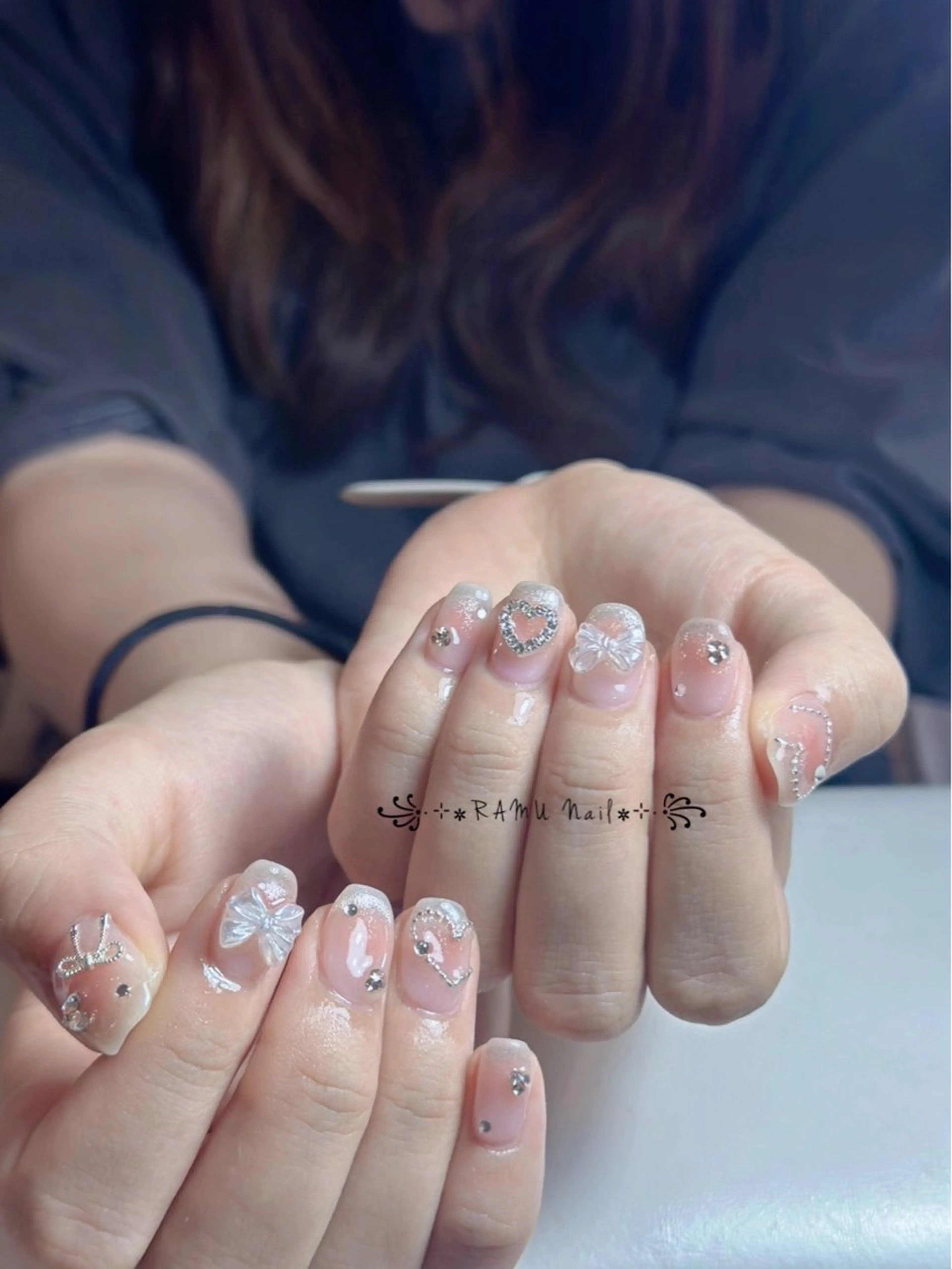 ネイル チークネイル フレンチネイル グラデーション キラキラネイル 韓国ネイル ハンドネイル RAMU_Nail 池袋店のネイルデザイン