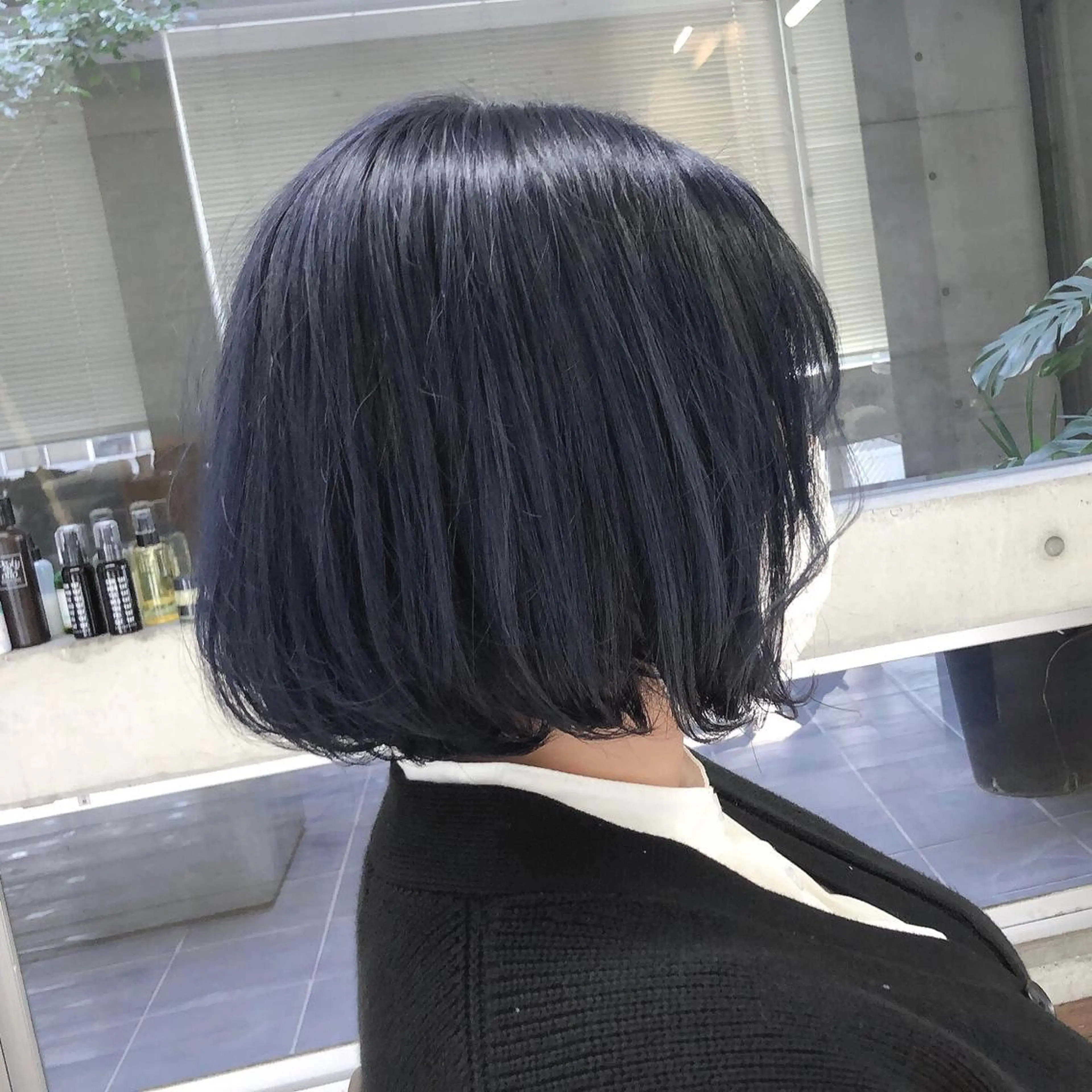 ショート カラー ブルーカラー ネイビーカラー ボブ ヘアカラー nagisa /縮毛矯正のヘアスタイル