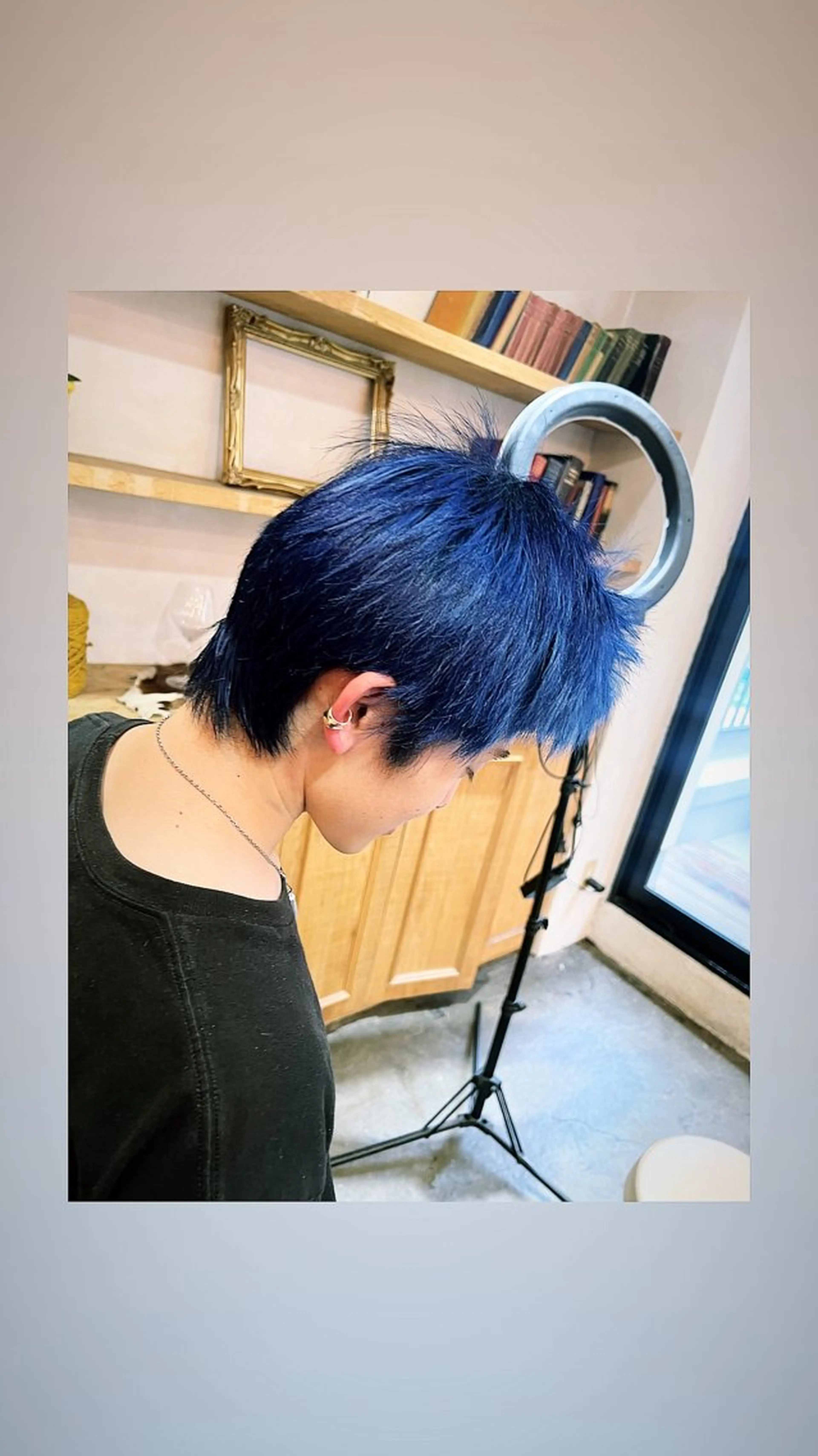 ショート カラー メンズ メンズブリーチ メンズハイトーン ブリーチ ブルーカラー ハイトーンカラー カット ヘアカラー トリートメント ハイライト/インナー /ブリーチ/レイヤーのヘアスタイル