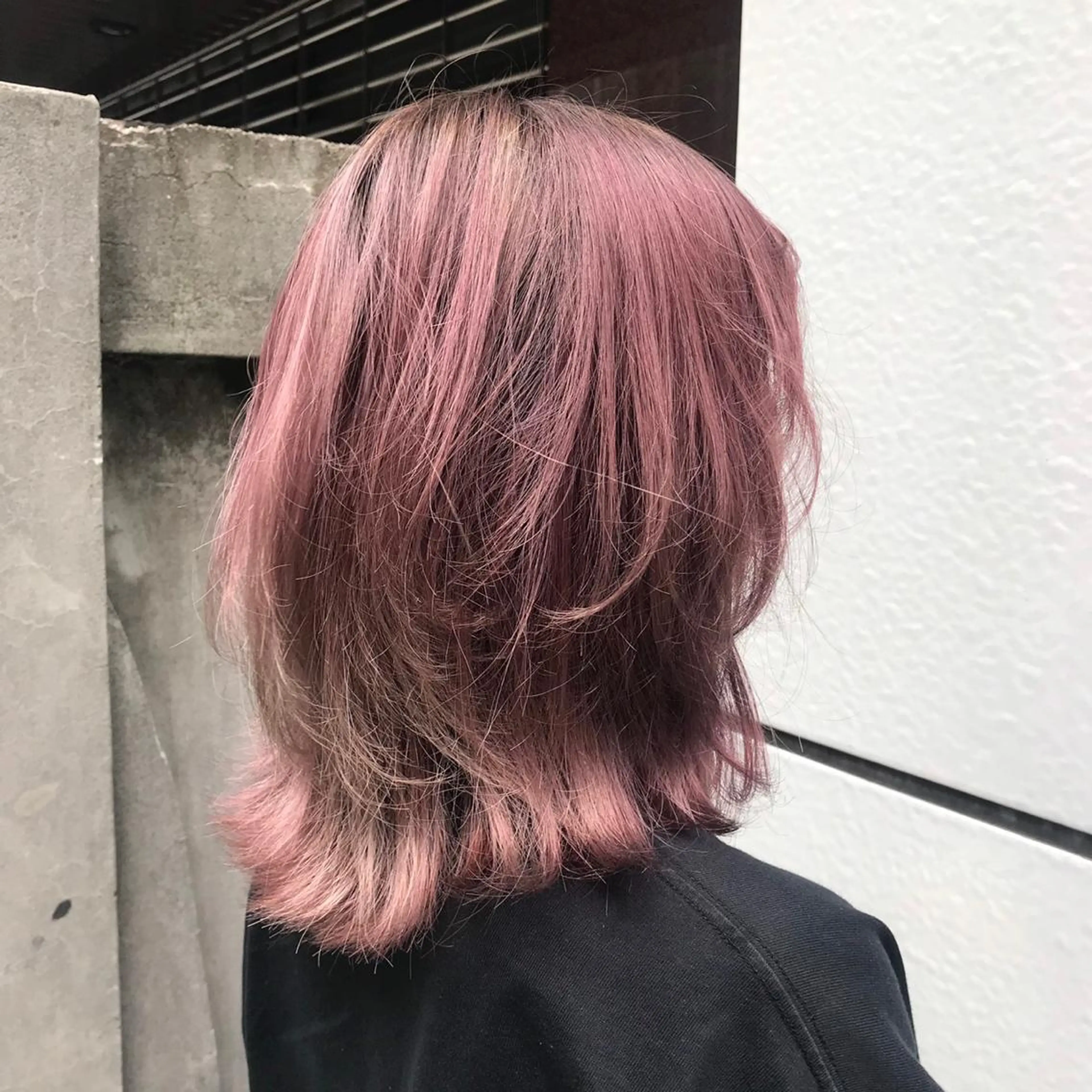 ミディアム ウルフカット パーマ特化美容師 mikuのヘアスタイル