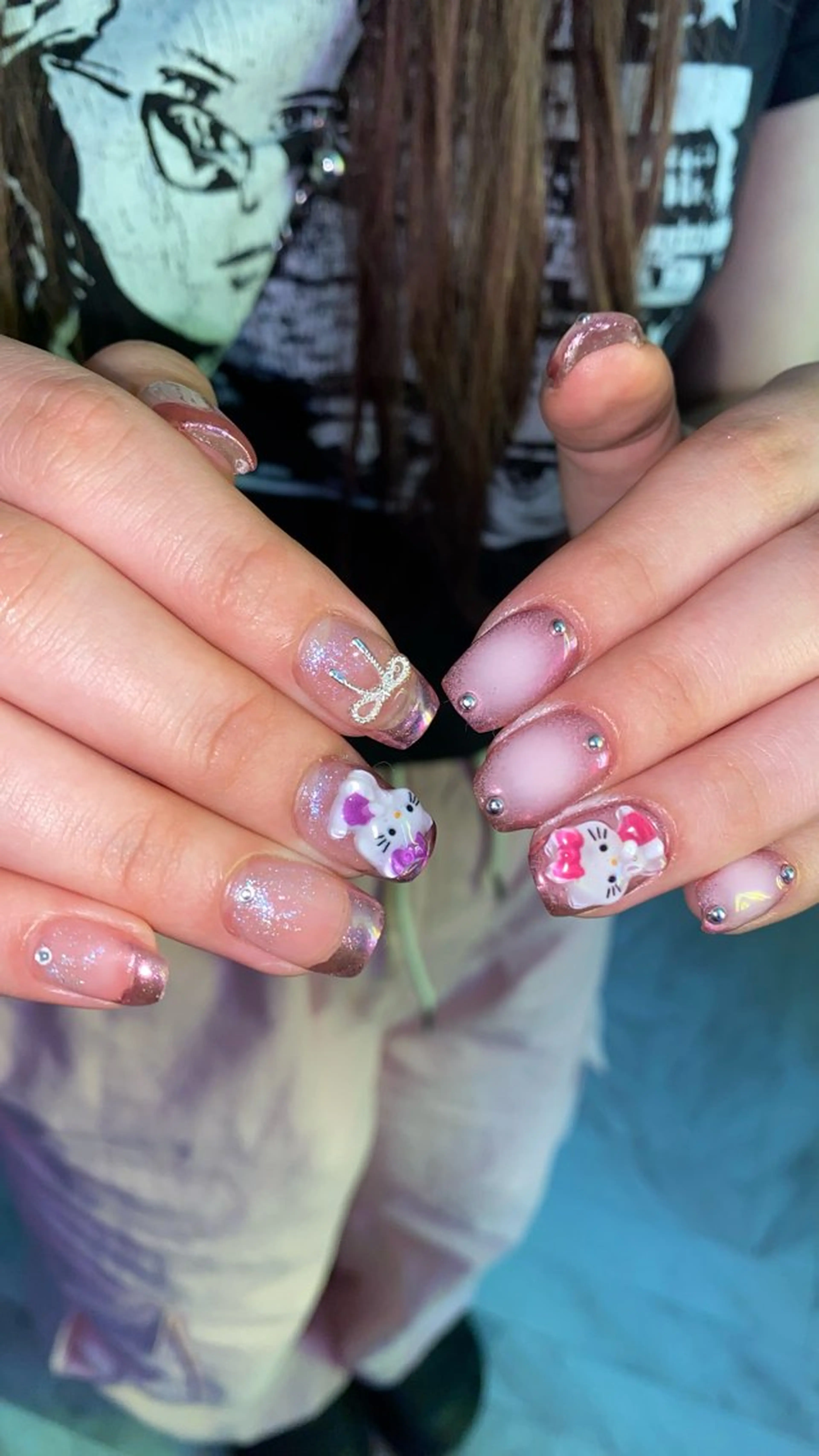 ネイル ハンドネイル ハンドケア カンナ【Y2Kネイル /コーンロウ】のネイルデザイン