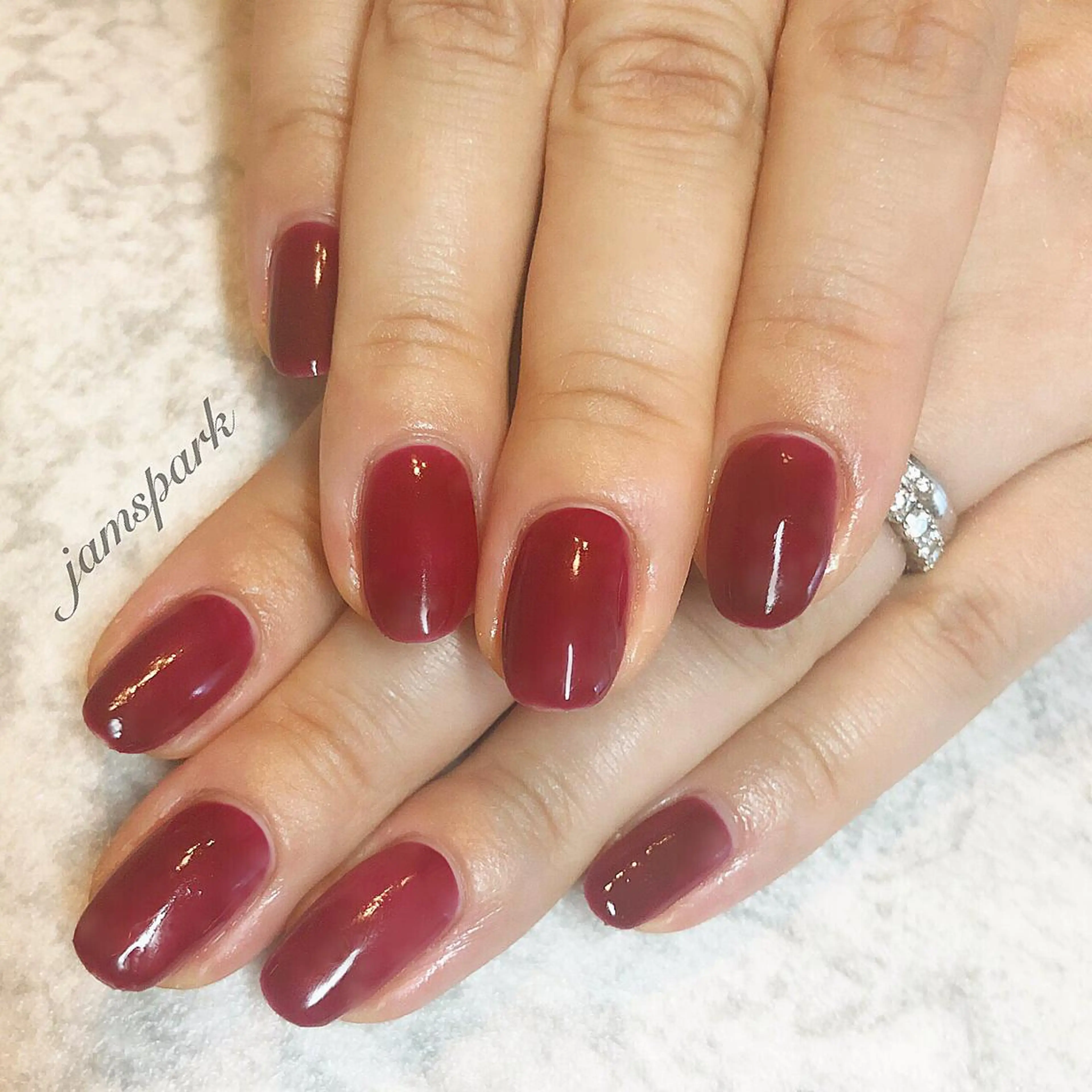 ネイル カジュアル ジェルネイル ニュアンスネイル 赤色 ショートネイル ハンドネイル jamspark ✨のネイルデザイン