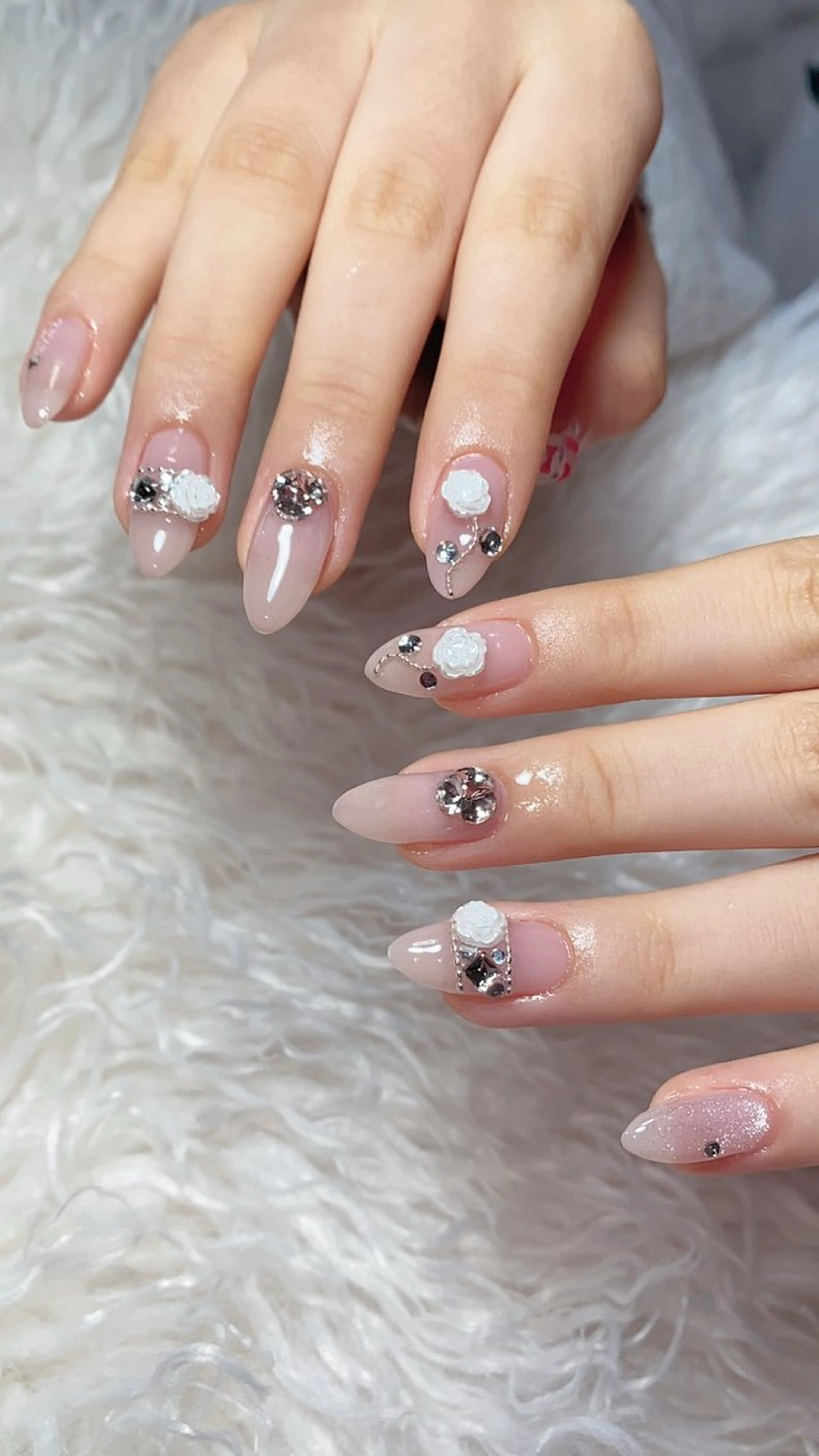 ネイル ハンドネイル n o q r m. n a c h iのネイルデザイン