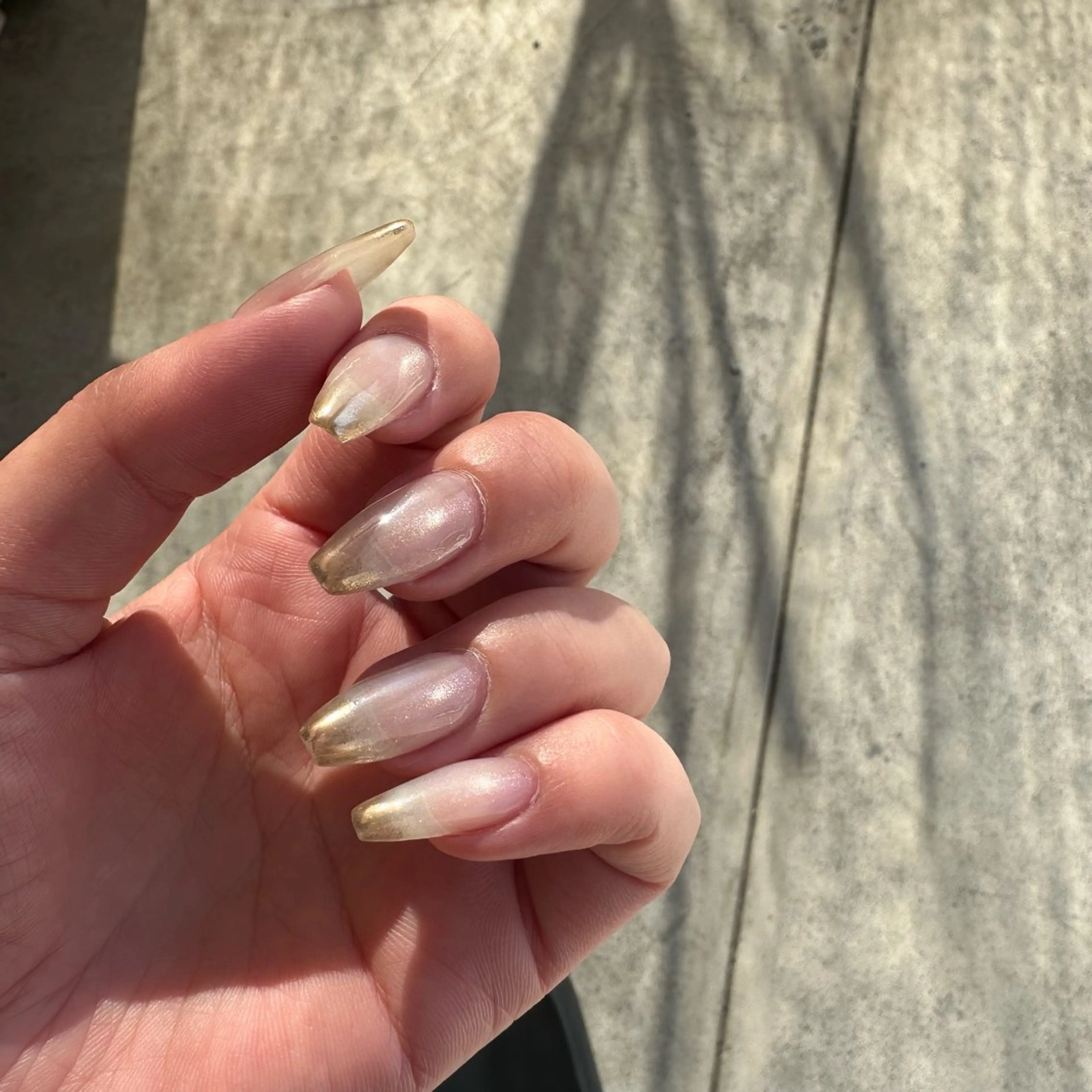 ネイル ゴールド マグネットネイル おそろいネイル ハンドネイル nailsalon soie所属・soie/ YAEのネイルデザイン