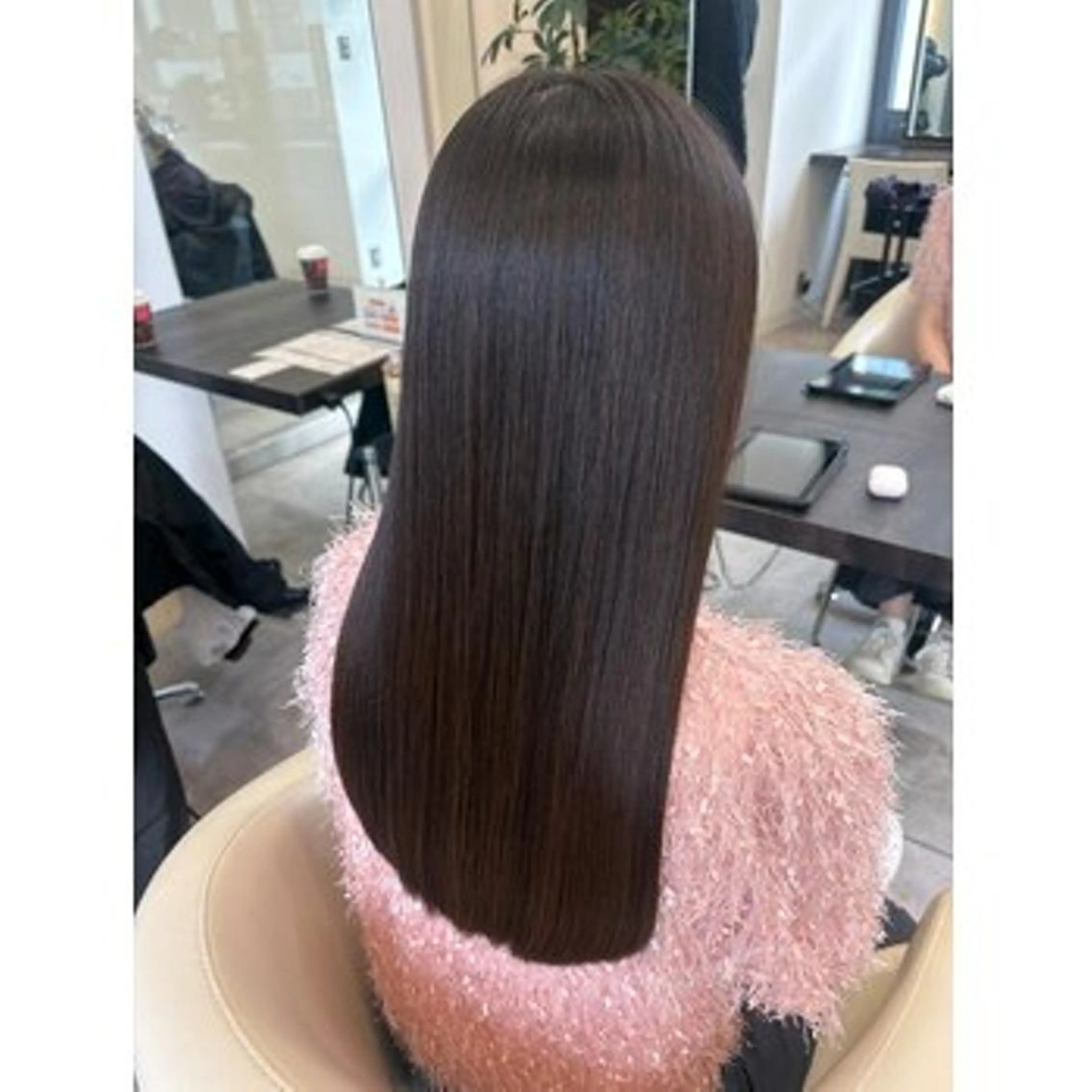 ロング 縮毛矯正 透明感艶カラー🩶 韓国レイヤー🩶結華のヘアスタイル
