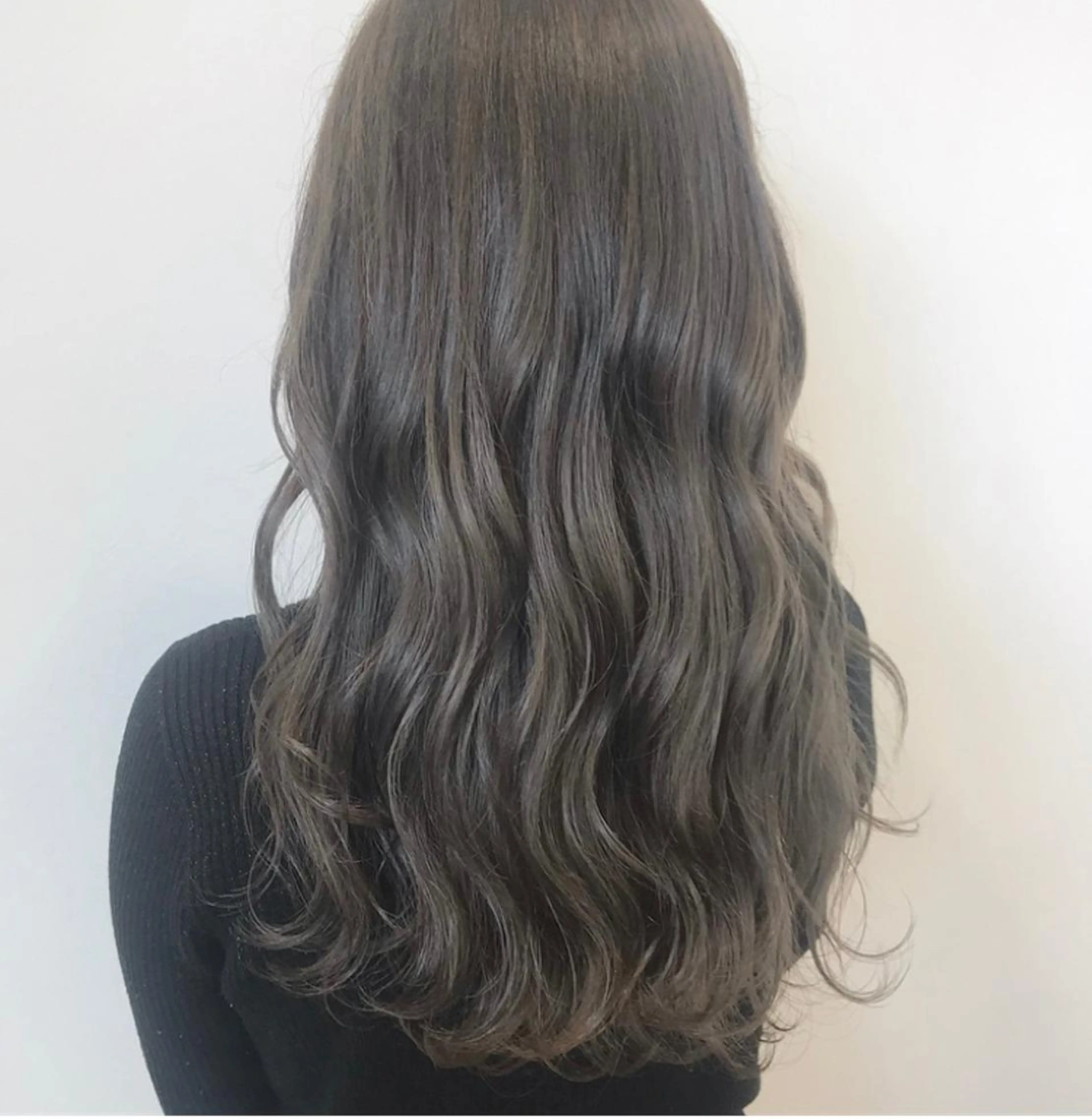 ロング カラー ベージュカラー 阿部 響香のヘアスタイル