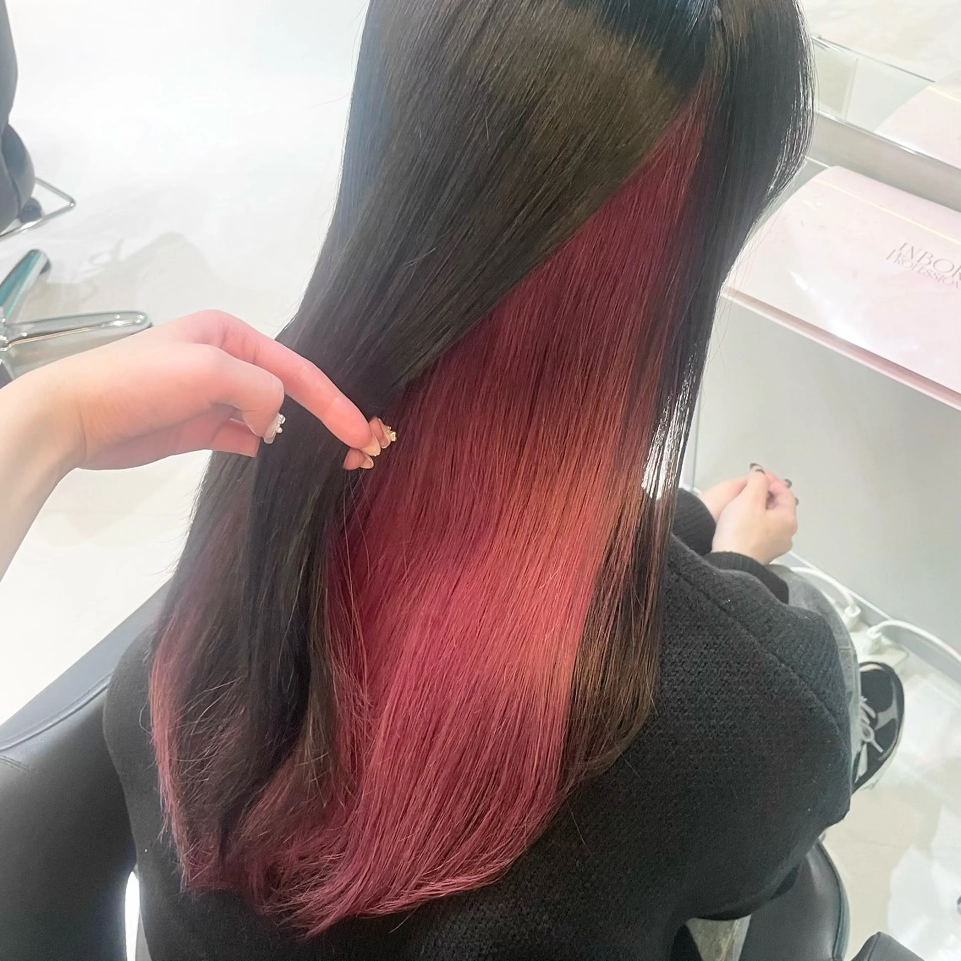 ロング カラー インナーカラー ピンクカラー 艶/透明感 🫧カラーのヘアスタイル