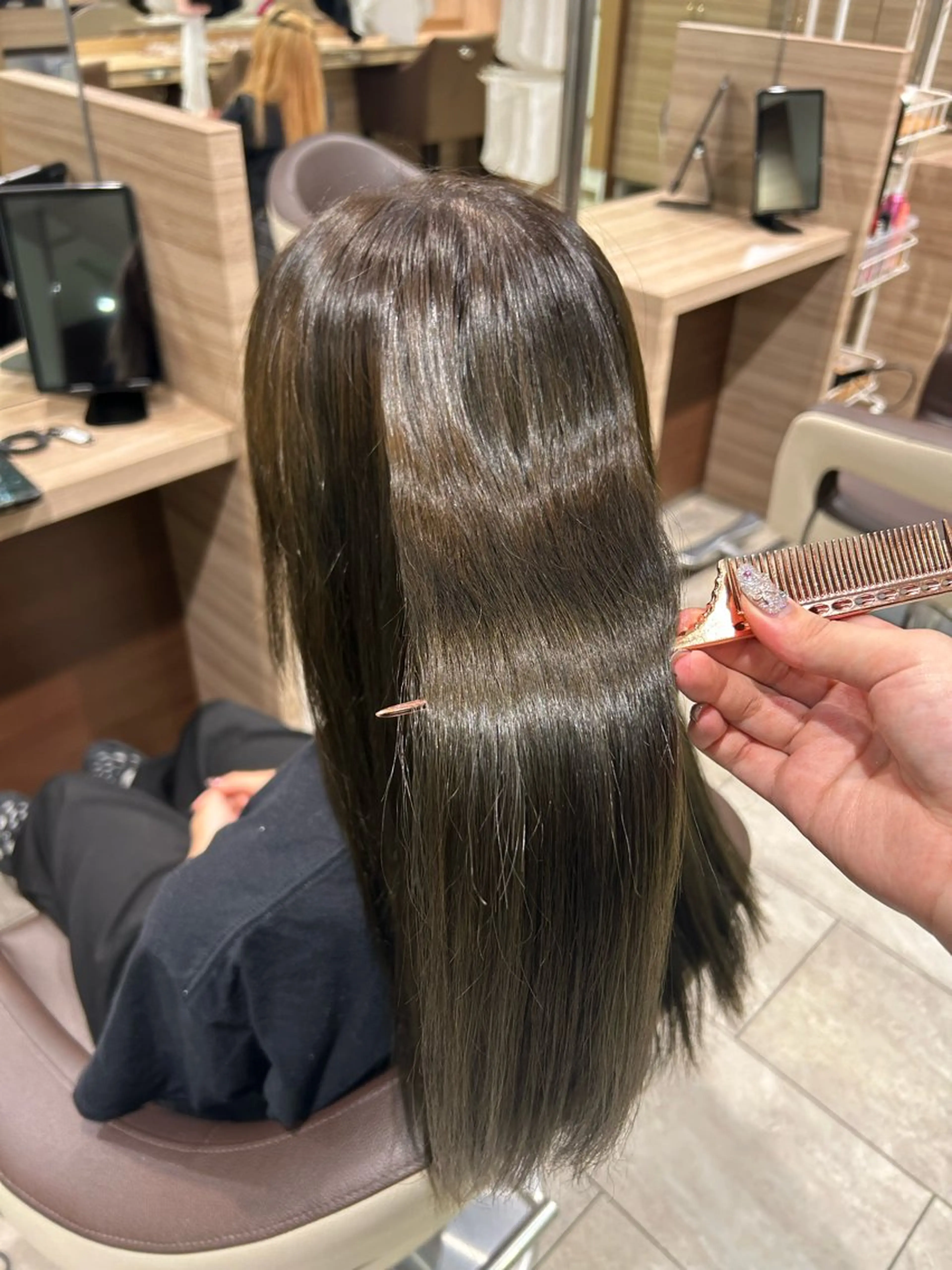 ロング カラー ヘアカラー 塚下 怜菜のヘアスタイル