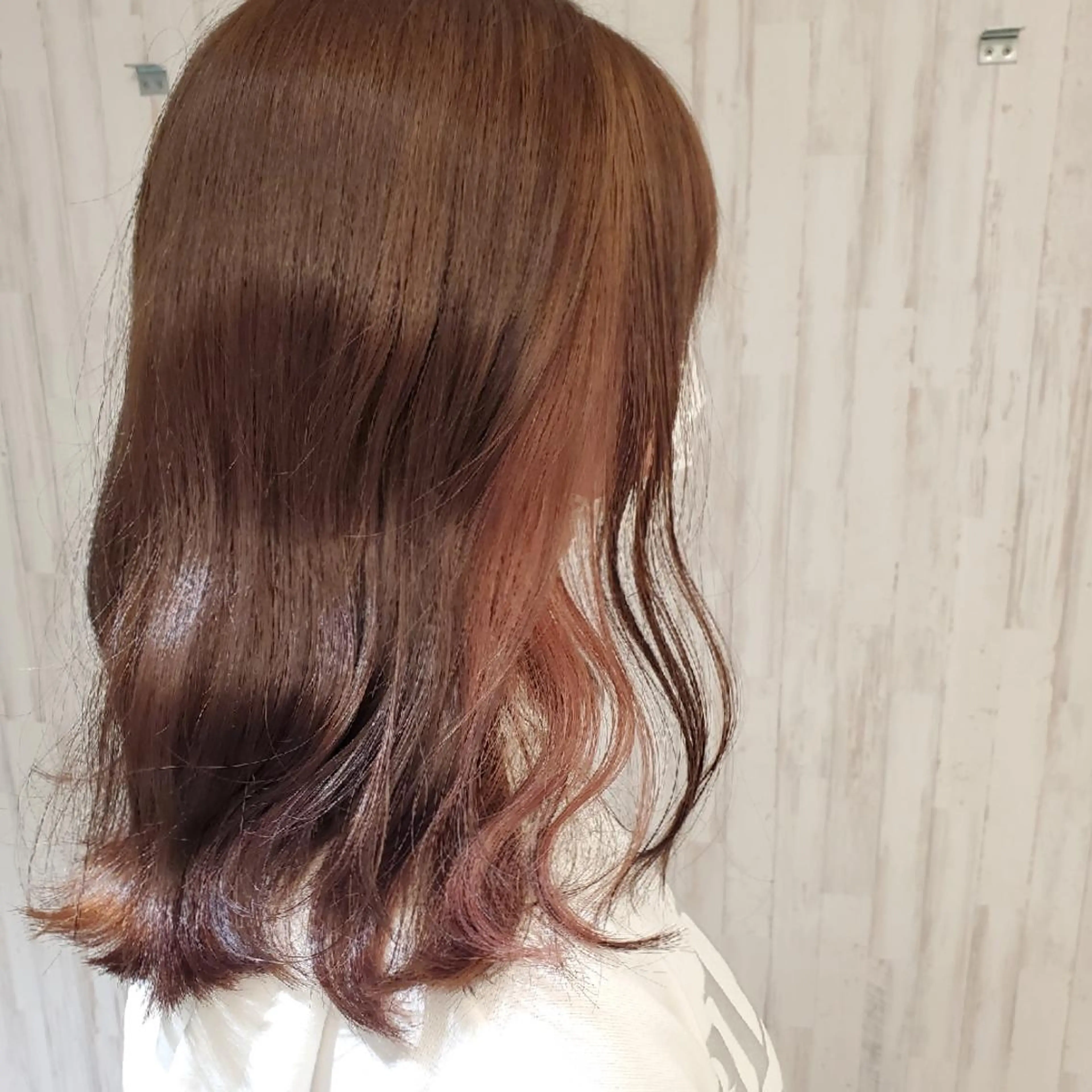 セミロング カラー EARTH 池田　雄太のヘアスタイル