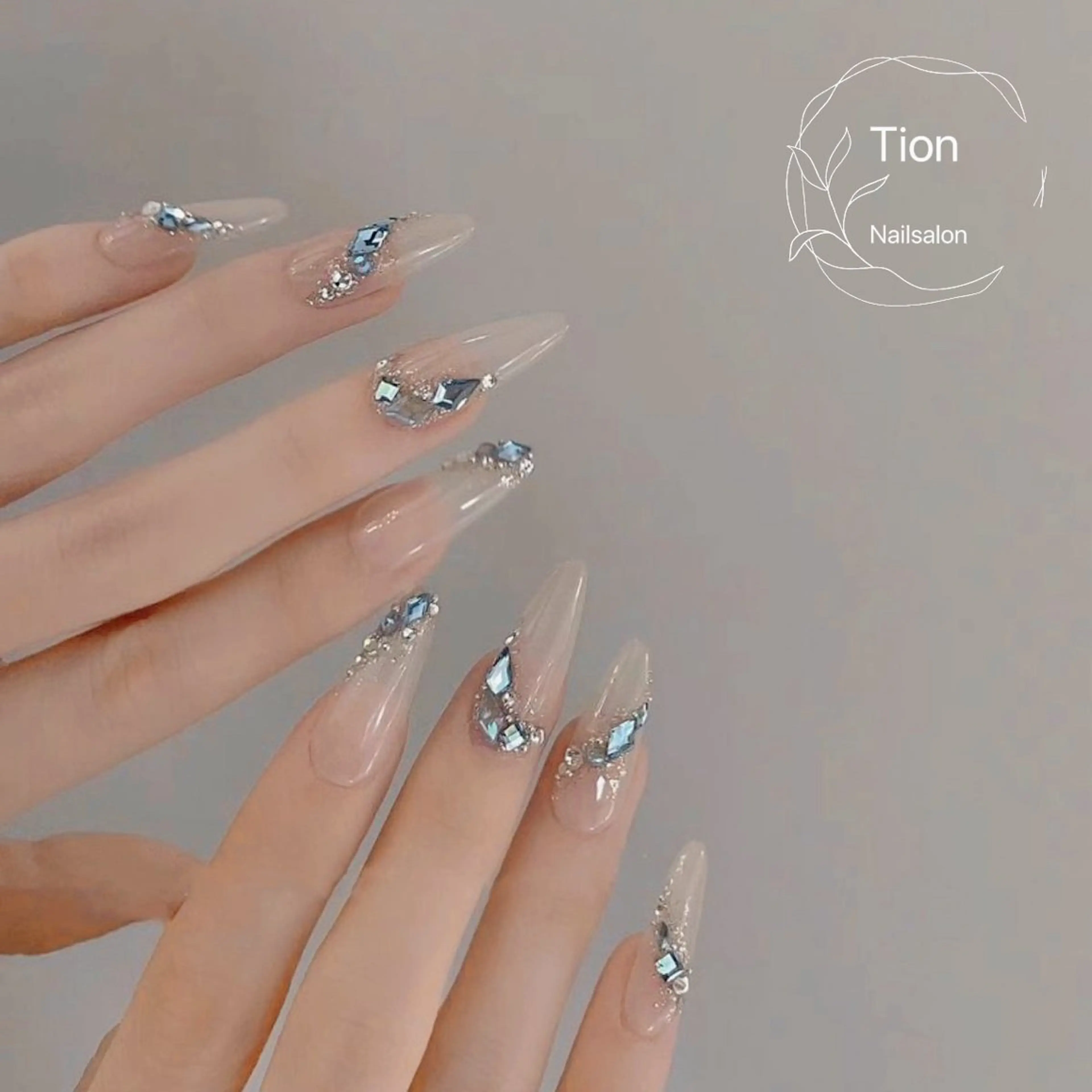 ネイル チークネイル 長さ出し フットネイル フレンチネイル ジェルネイル Nailsalon Tion 横浜西口店のネイルデザイン